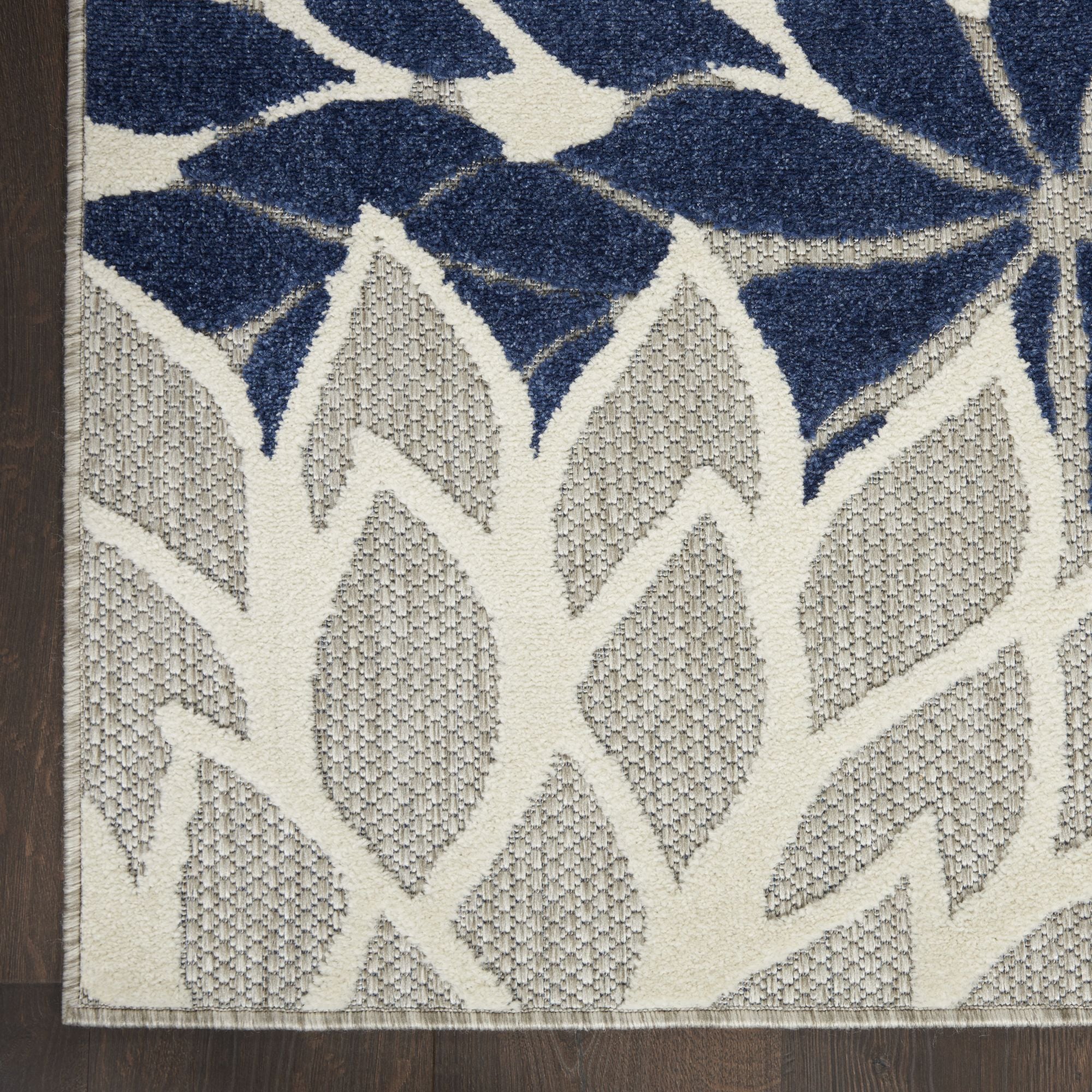 Ivory Navy Tropical Indoor-Outdoor Black White Area Rug