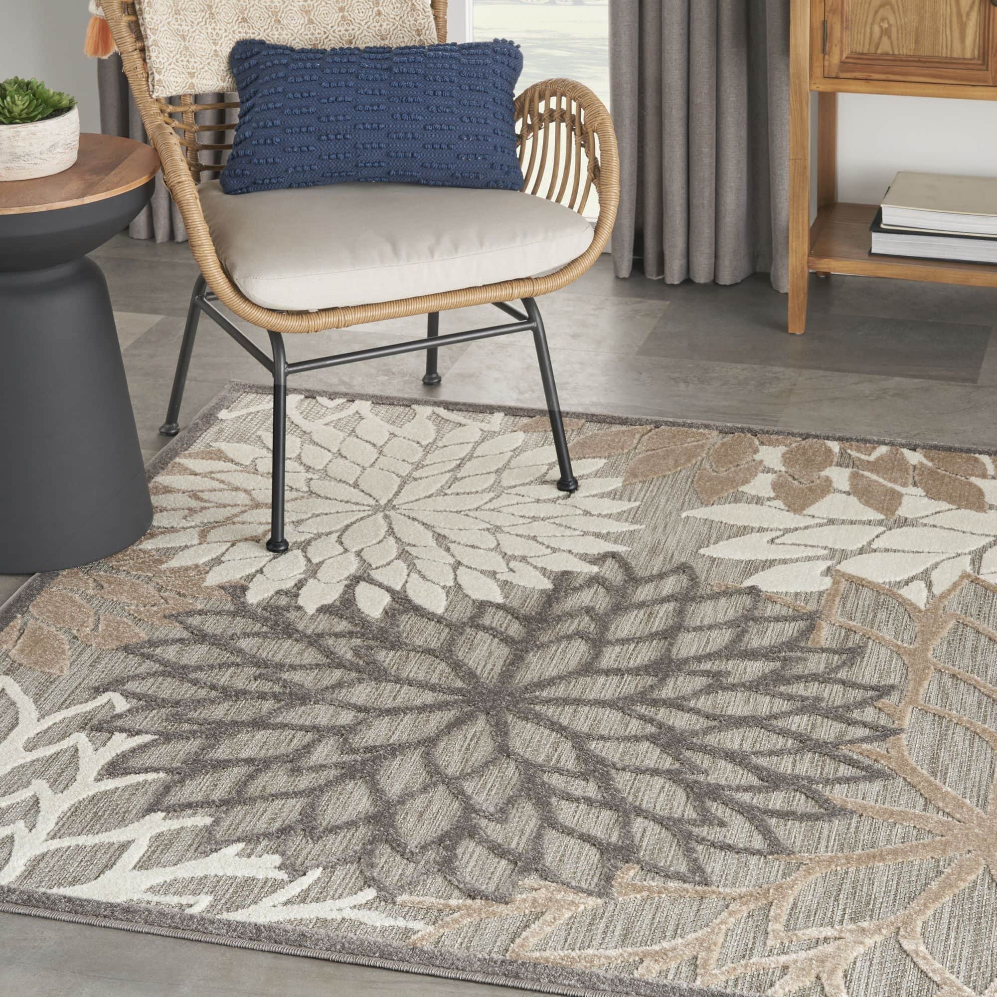 Natural Tropical Indoor-Outdoor Black White Area Rug