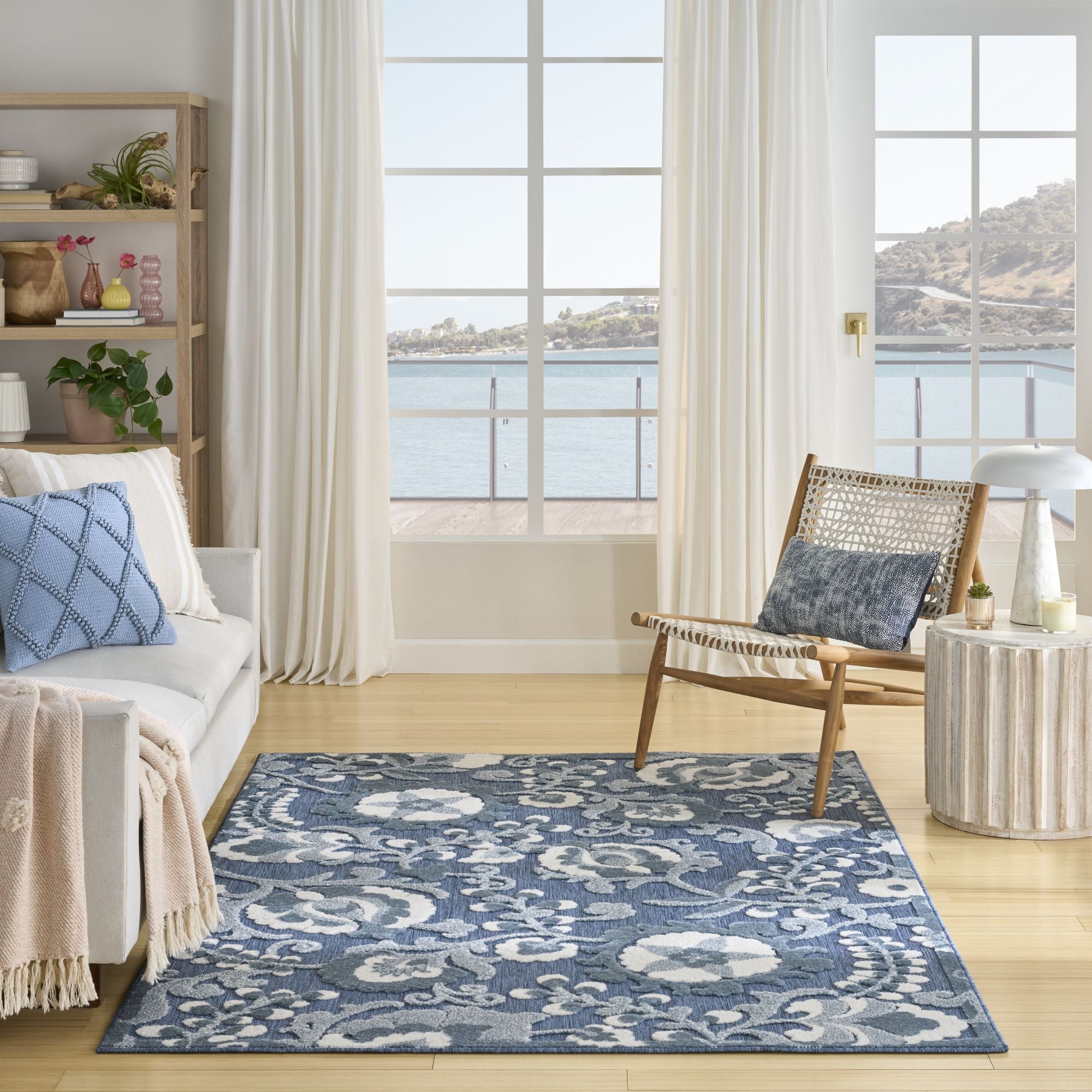 Blue Farmhouse Indoor-Outdoor Swirling Vines Rug