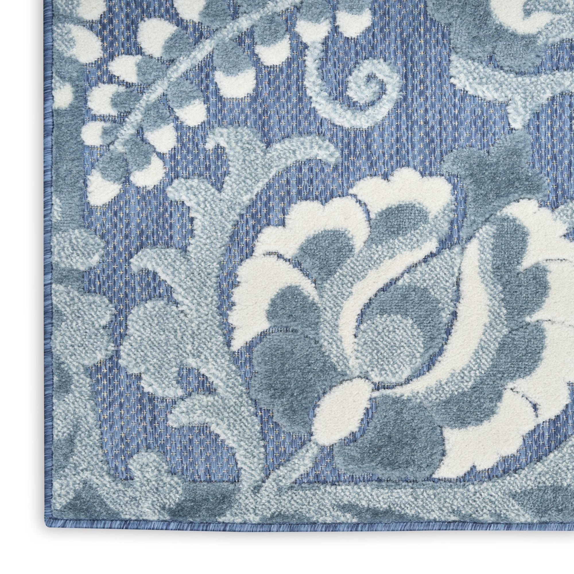 Blue Farmhouse Indoor-Outdoor Swirling Vines Rug