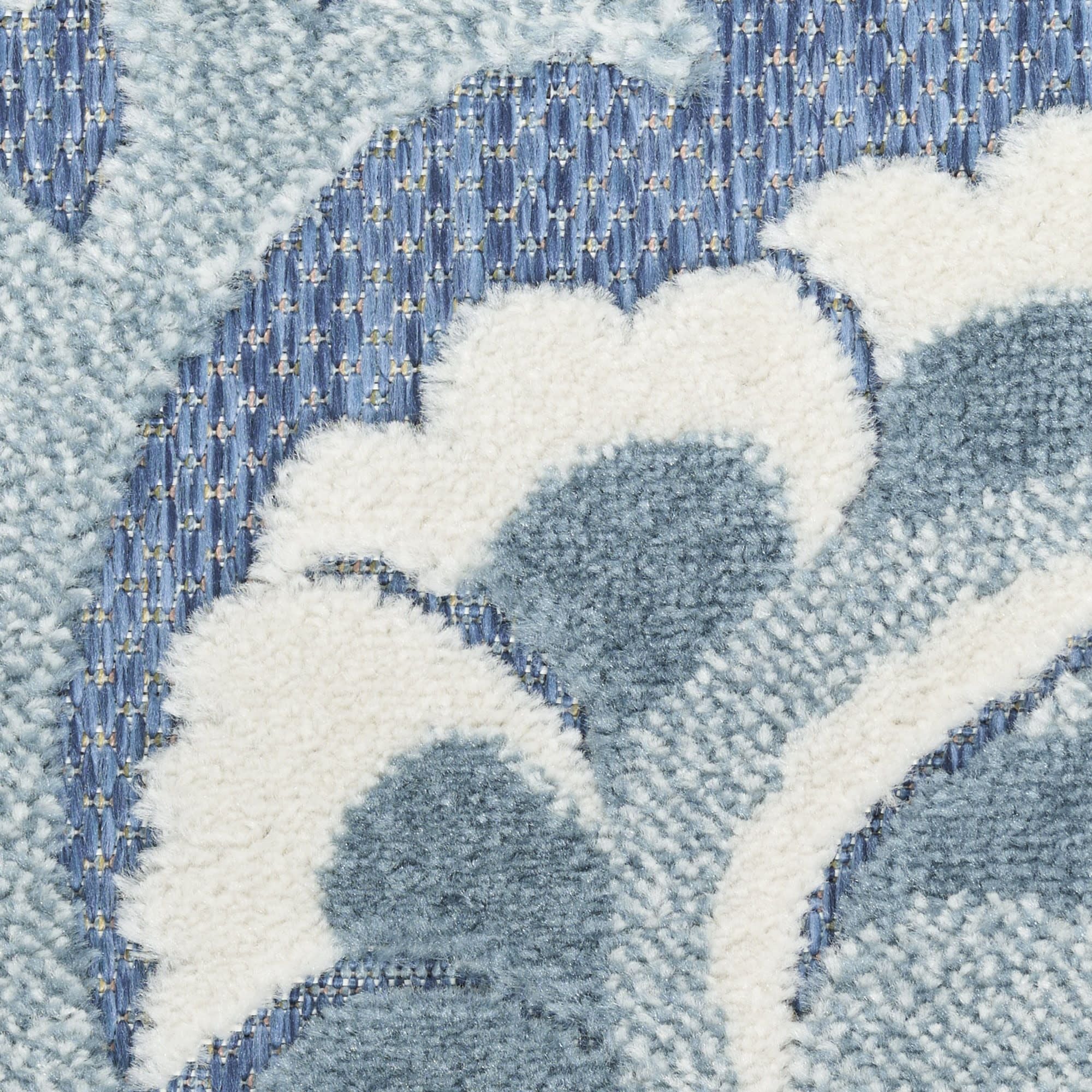 Blue Farmhouse Indoor-Outdoor Swirling Vines Rug
