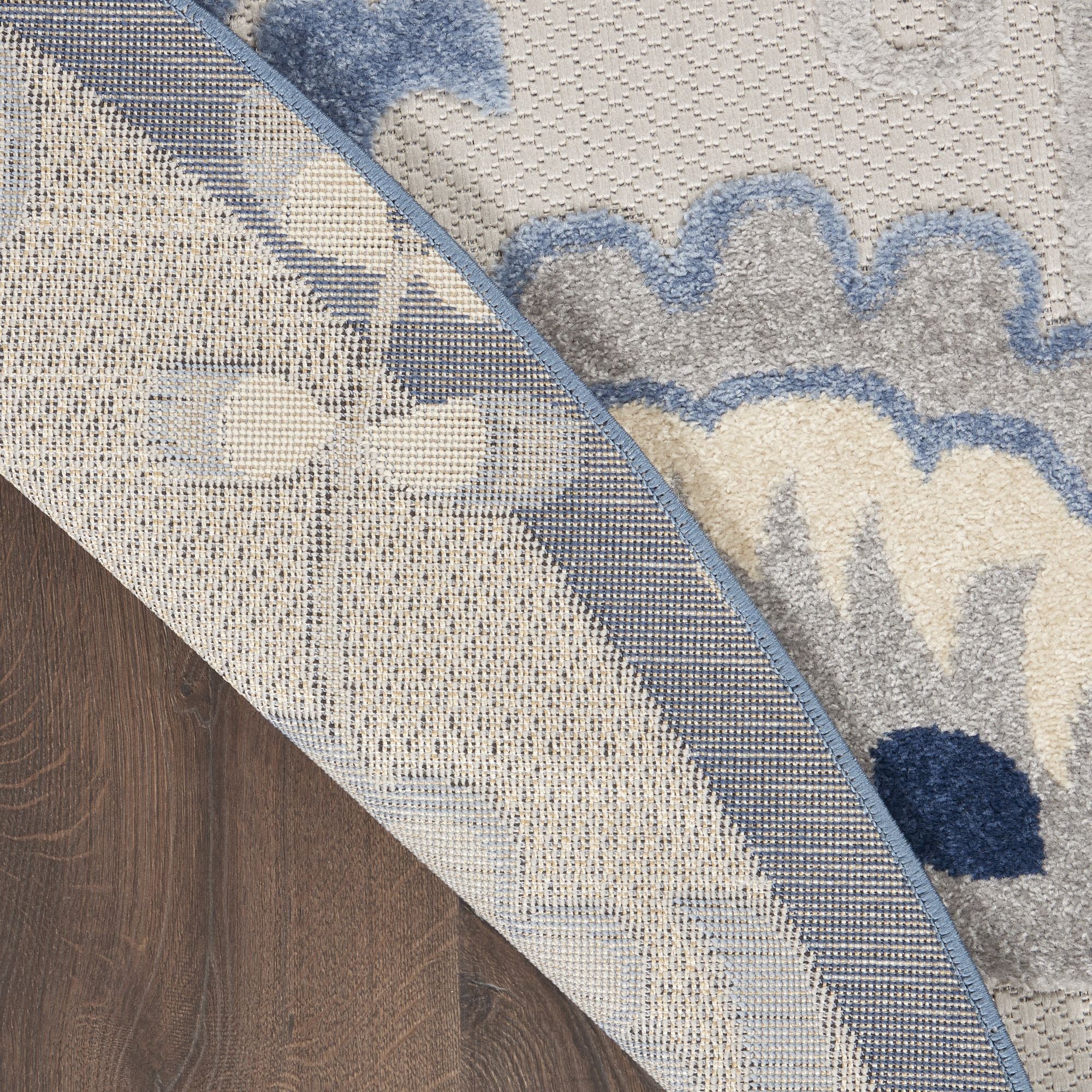 Blue Grey Farmhouse Indoor-Outdoor Swirling Vines Rug