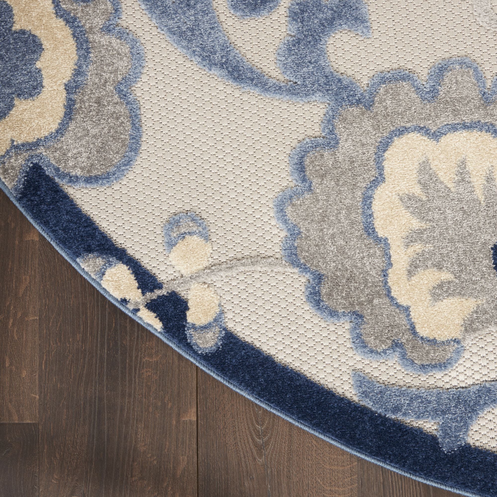 Blue Grey Farmhouse Indoor-Outdoor Swirling Vines Rug