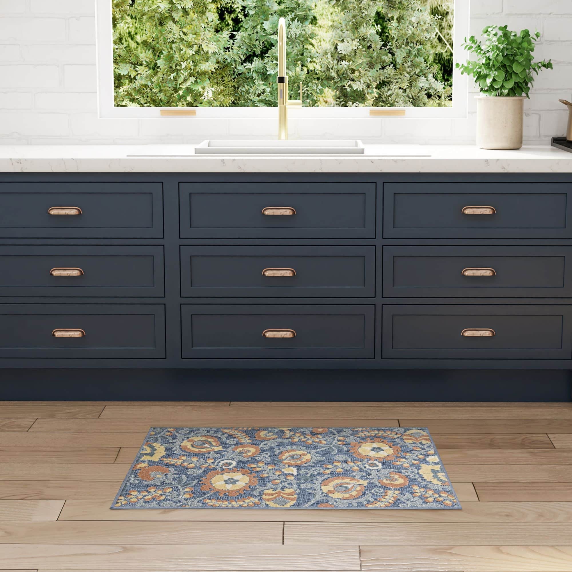 Blue Rose Farmhouse Indoor-Outdoor Swirling Vines Rug