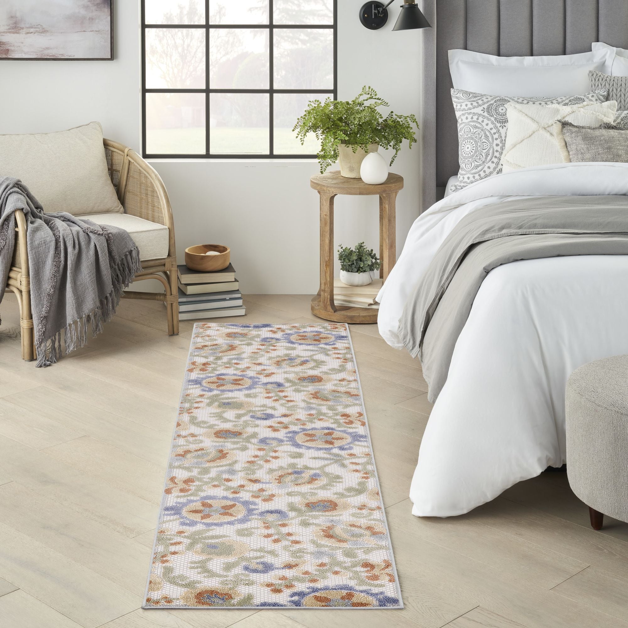 Ivory Blue Farmhouse Indoor-Outdoor Swirling Vines Rug