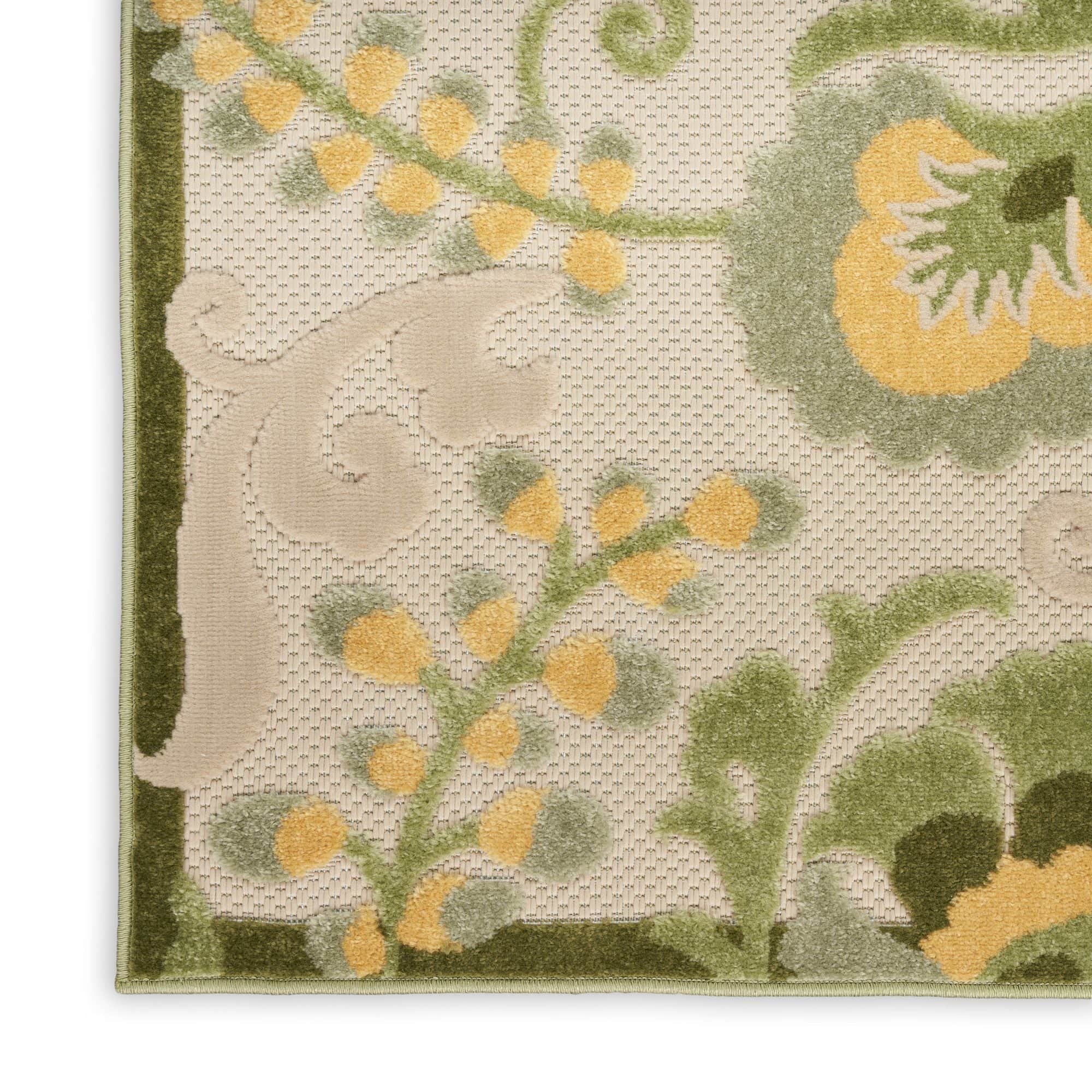 Ivory Green Farmhouse Indoor-Outdoor Swirling Vines Rug