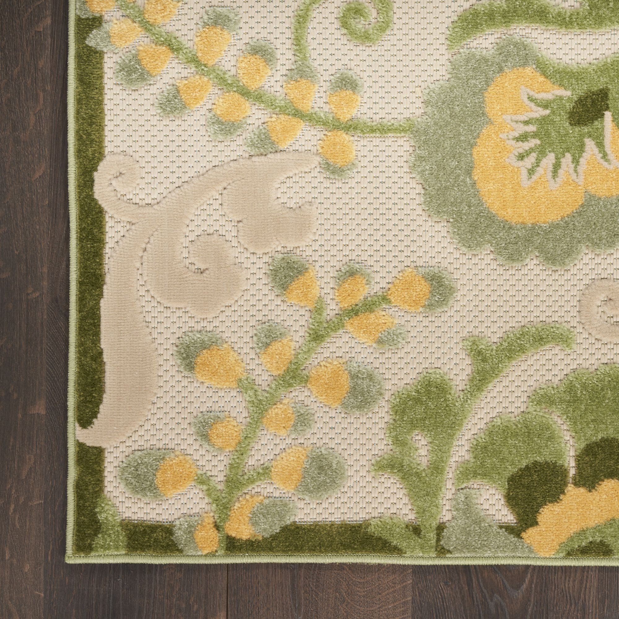 Ivory Green Farmhouse Indoor-Outdoor Swirling Vines Rug