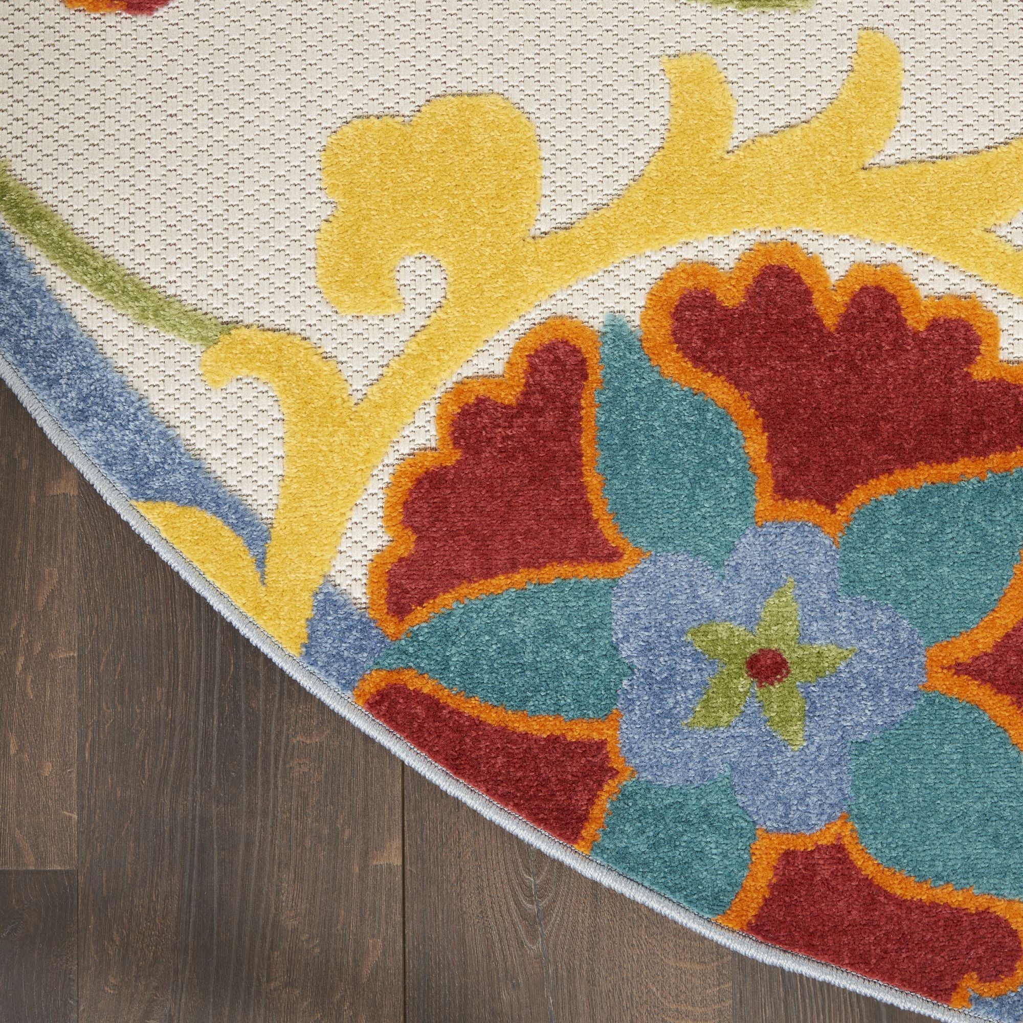 Ivory Multicolor Farmhouse Indoor-Outdoor Swirling Vines Rug