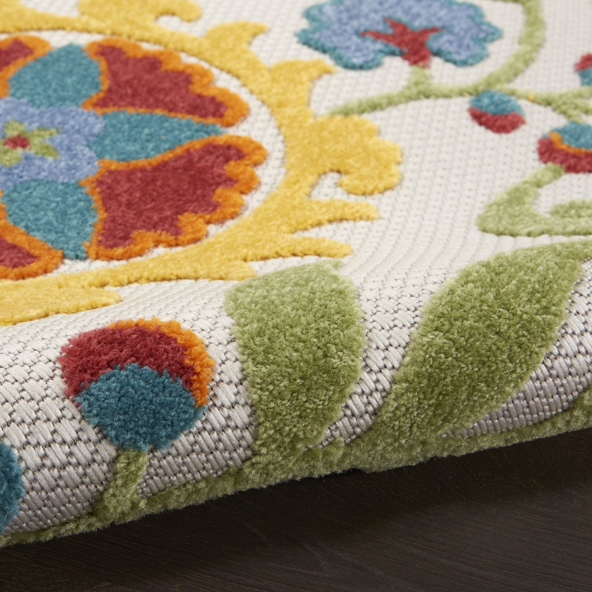 Ivory Multicolor Farmhouse Indoor-Outdoor Swirling Vines Rug