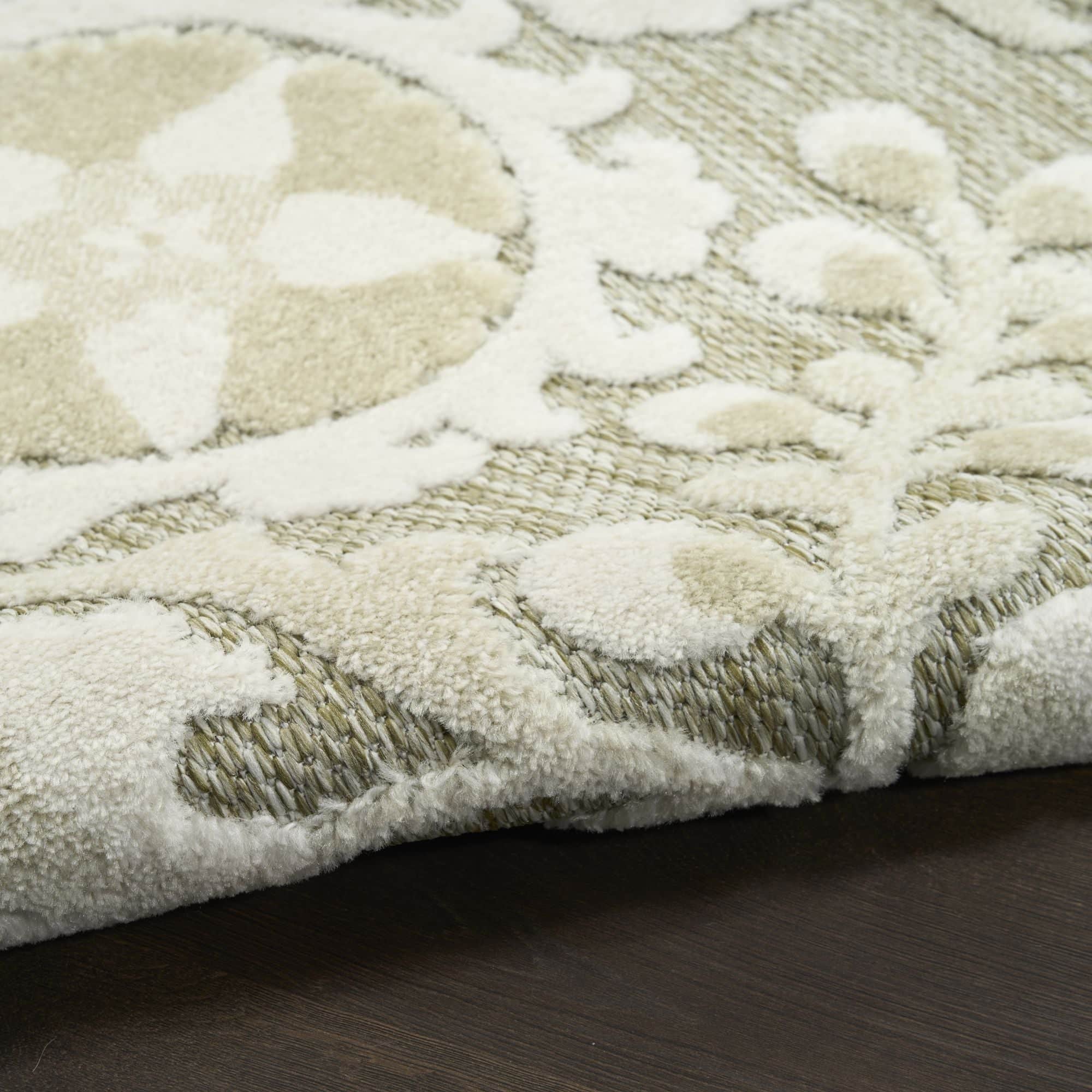 Ivory Sage Farmhouse Indoor-Outdoor Swirling Vines Rug