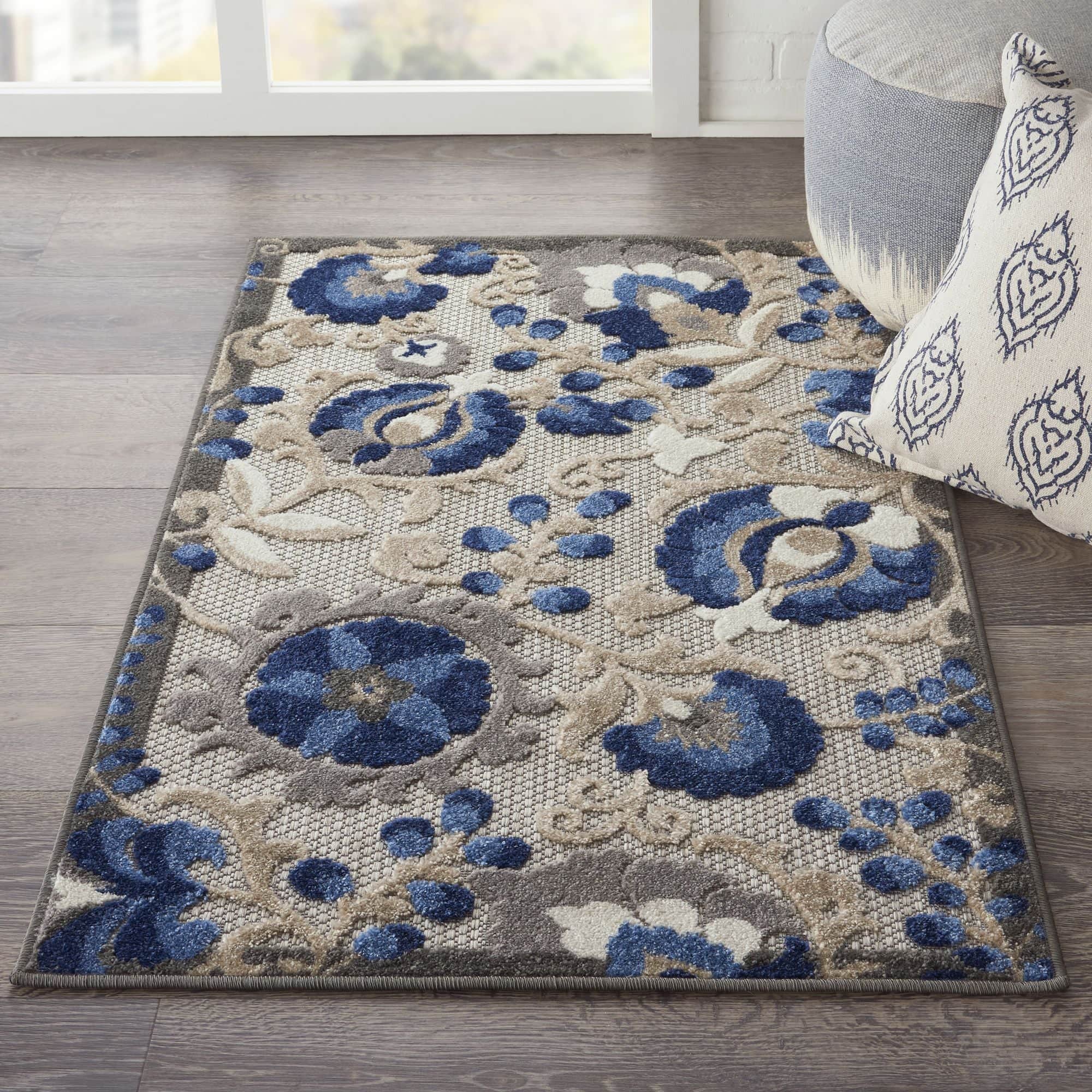 Natural Blue Farmhouse Indoor-Outdoor Swirling Vines Rug