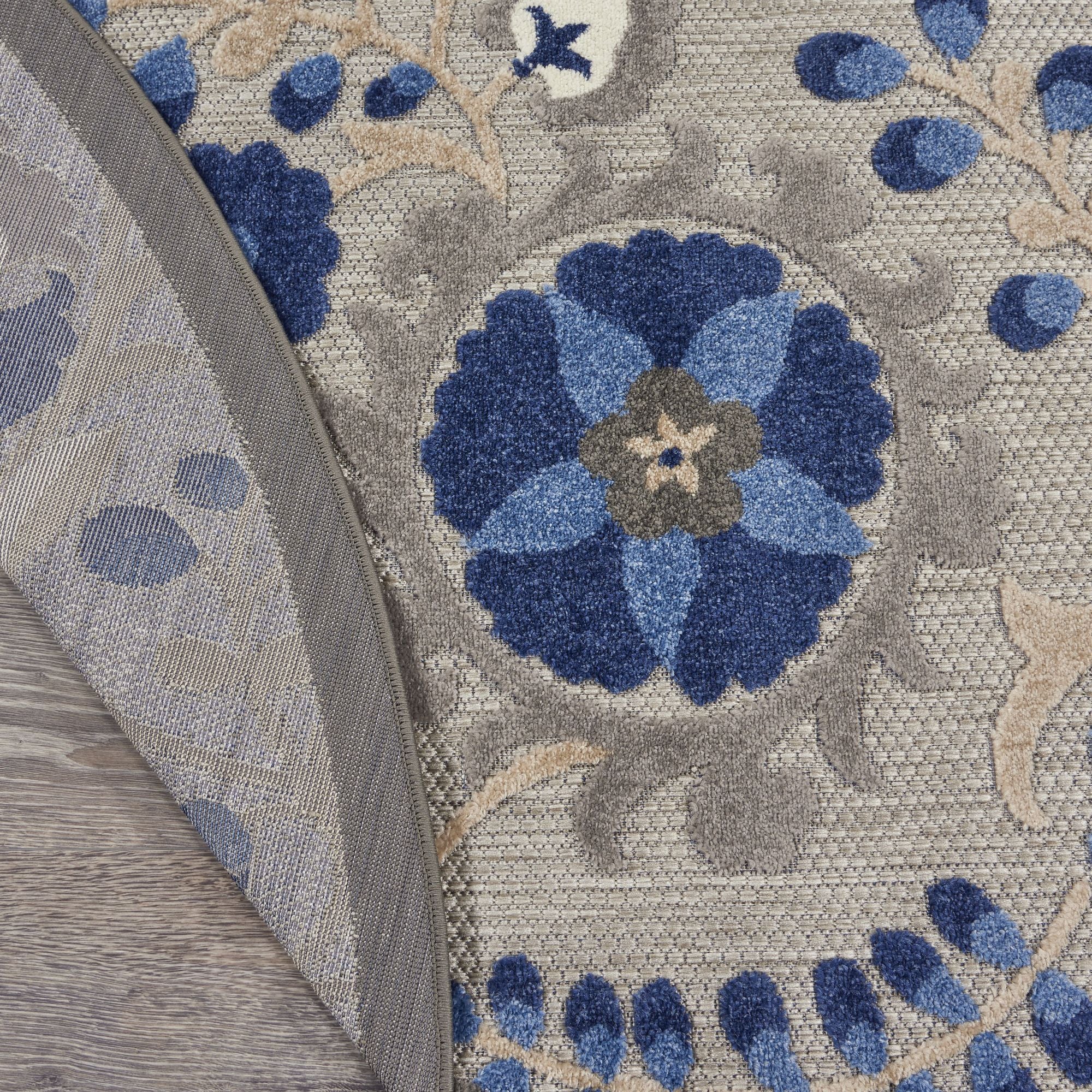 Natural Blue Farmhouse Indoor-Outdoor Swirling Vines Rug