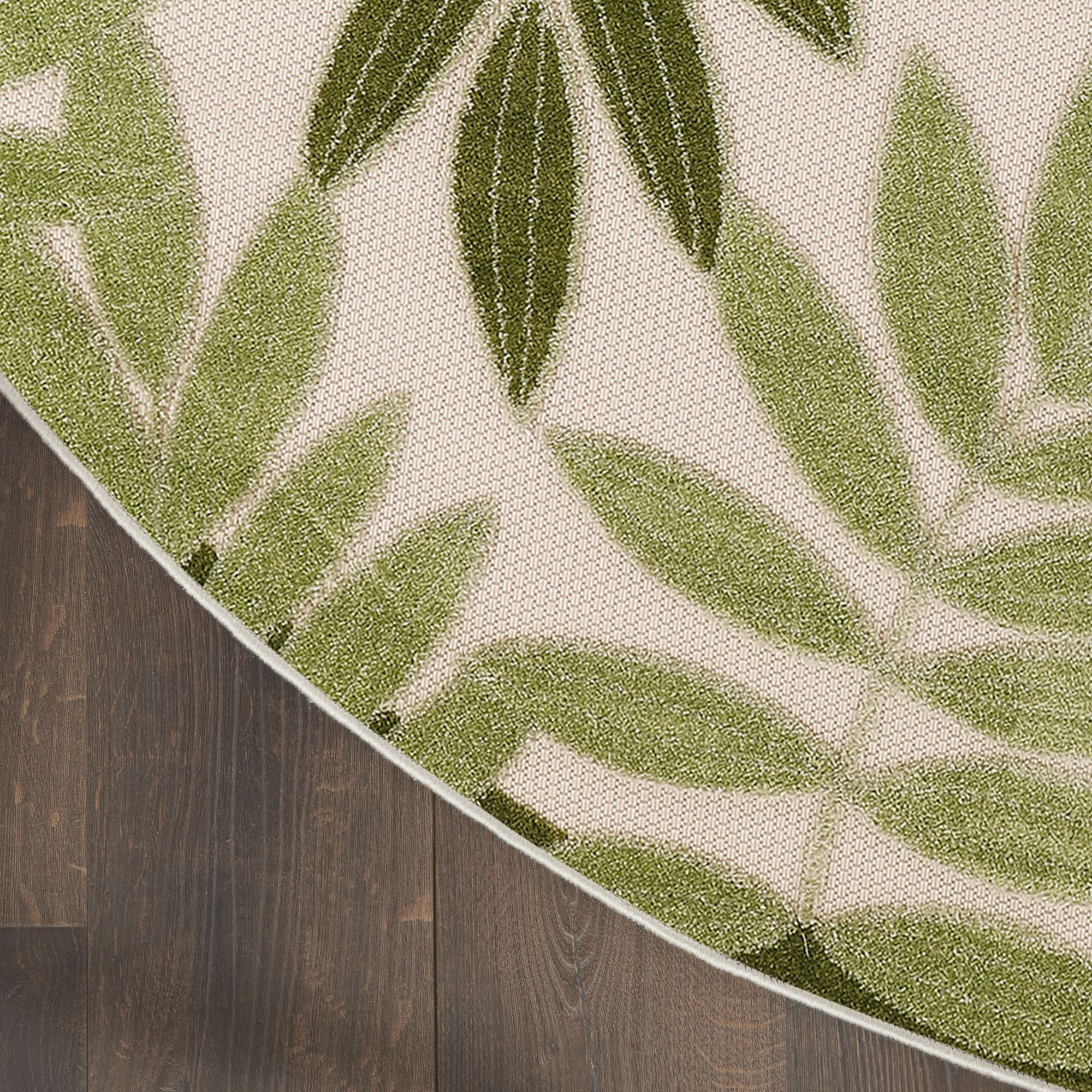 Ivory Green Tropical Leaf Indoor/Outdoor Patio Rug