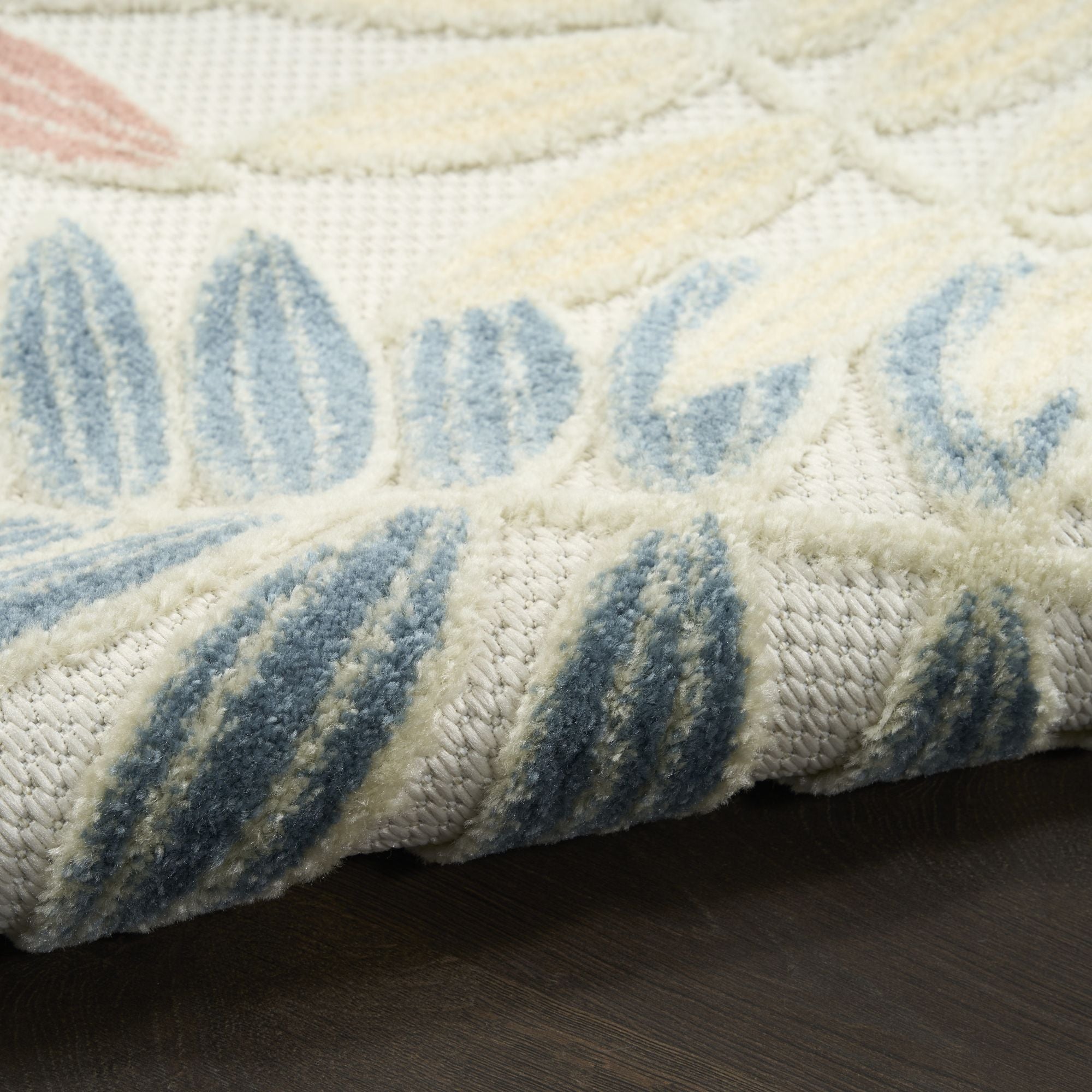 Ivory Rose Tropical Leaf Indoor/Outdoor Patio Rug