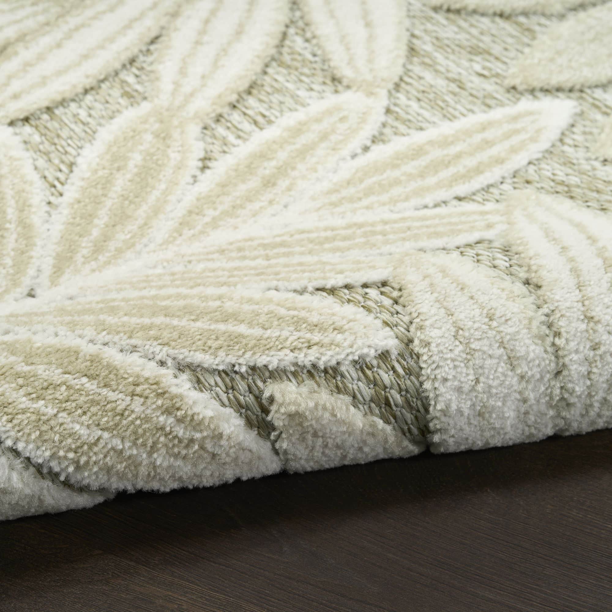 Ivory Sage Tropical Leaf Indoor/Outdoor Patio Rug