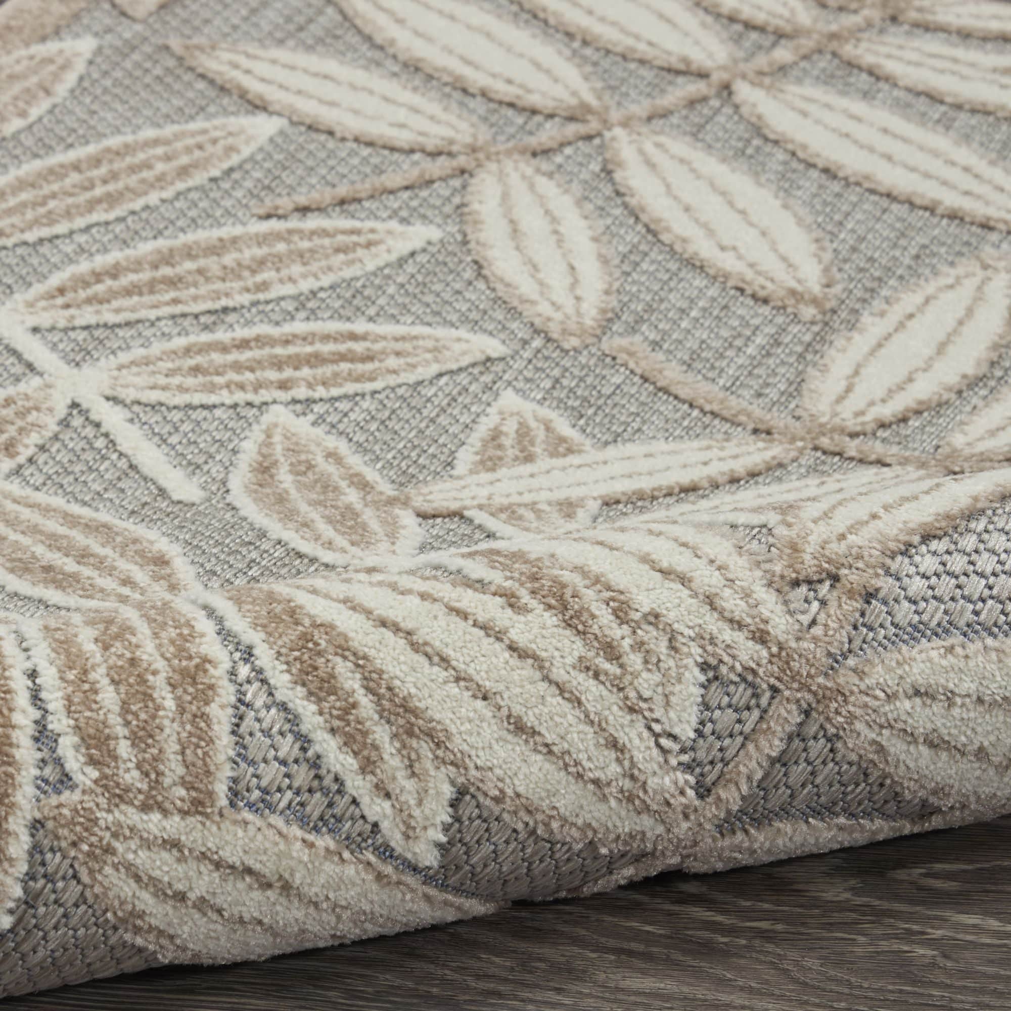 Natural Tropical Leaf Indoor/Outdoor Patio Rug