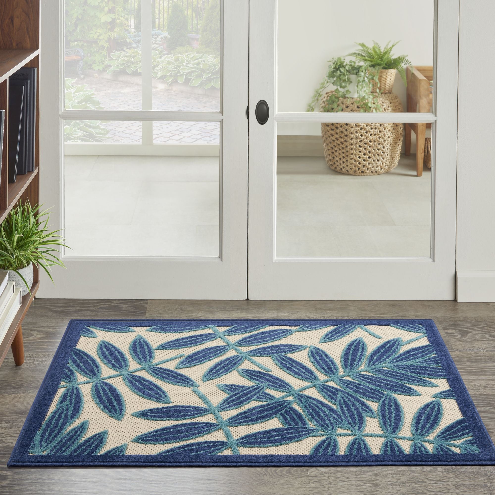 Navy Tropical Leaf Indoor/Outdoor Patio Rug