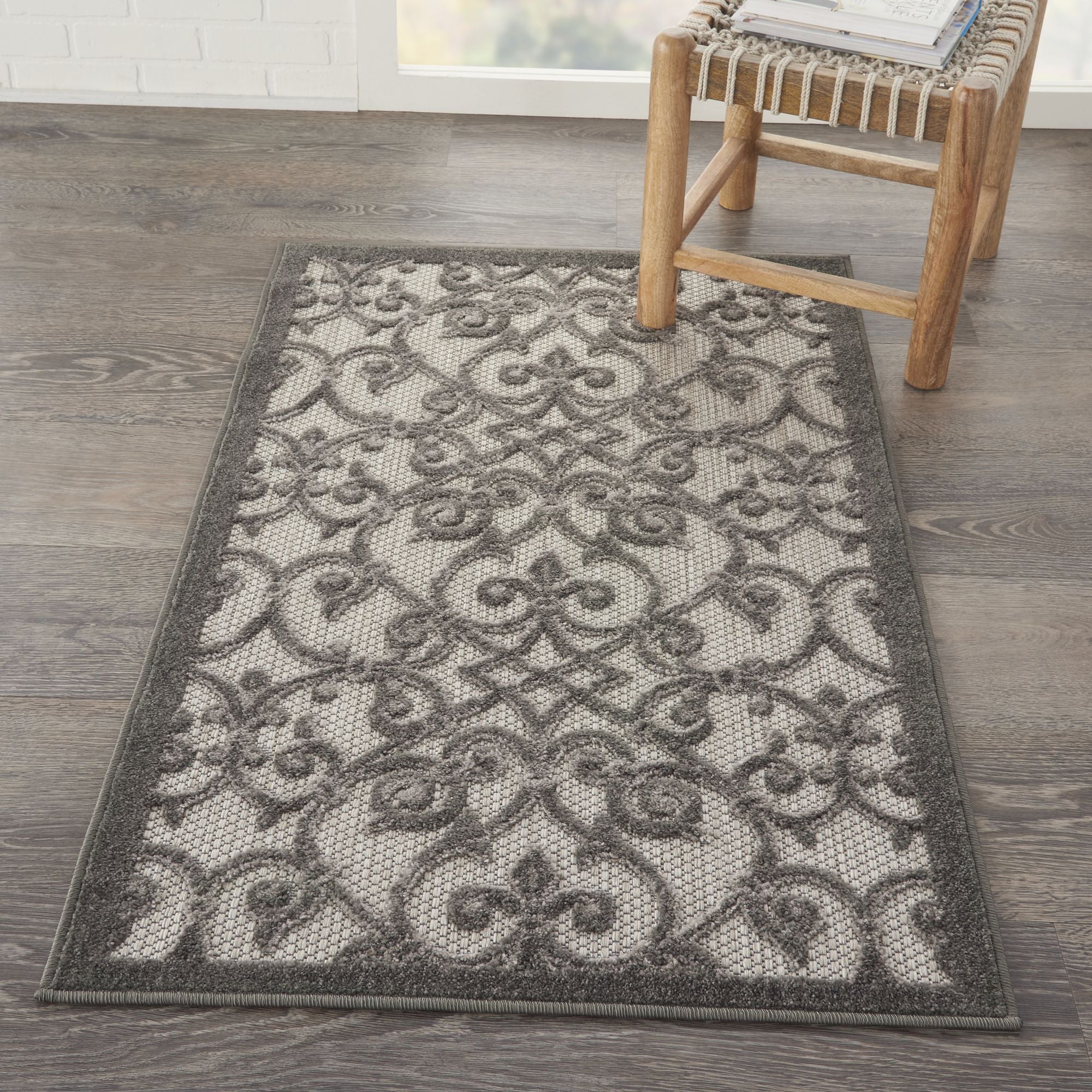 Grey Charcoal Contemporary Floral Indoor-Outdoor Patio Rug