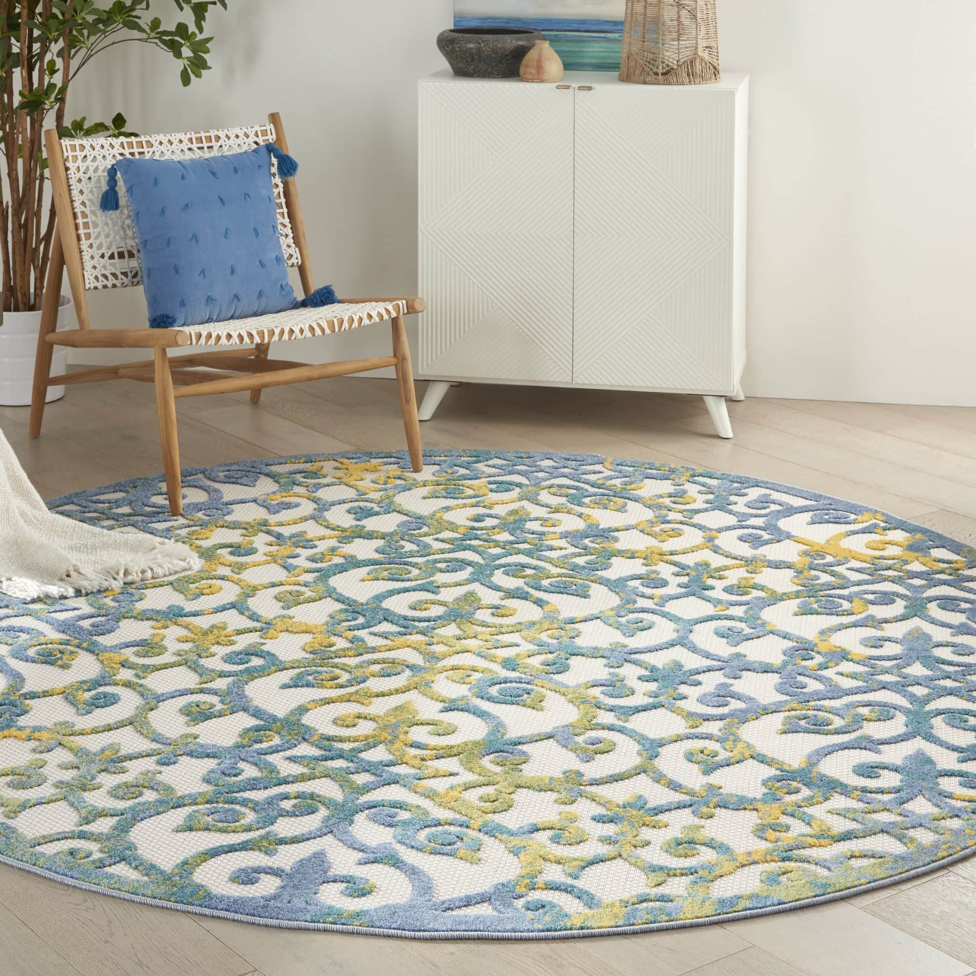 Ivory Blue Contemporary Floral Indoor-Outdoor Patio Rug