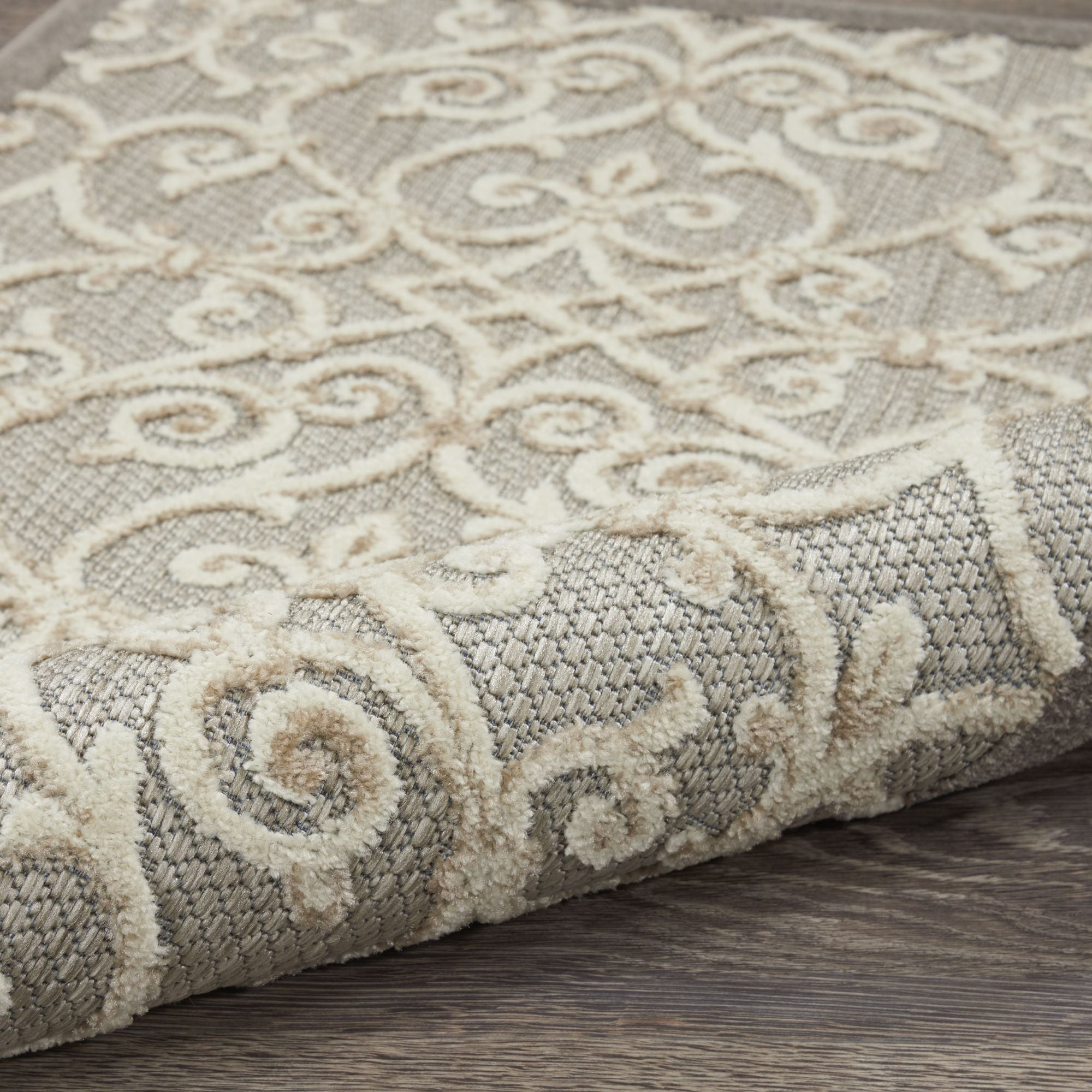 Natural Contemporary Floral Indoor-Outdoor Patio Rug