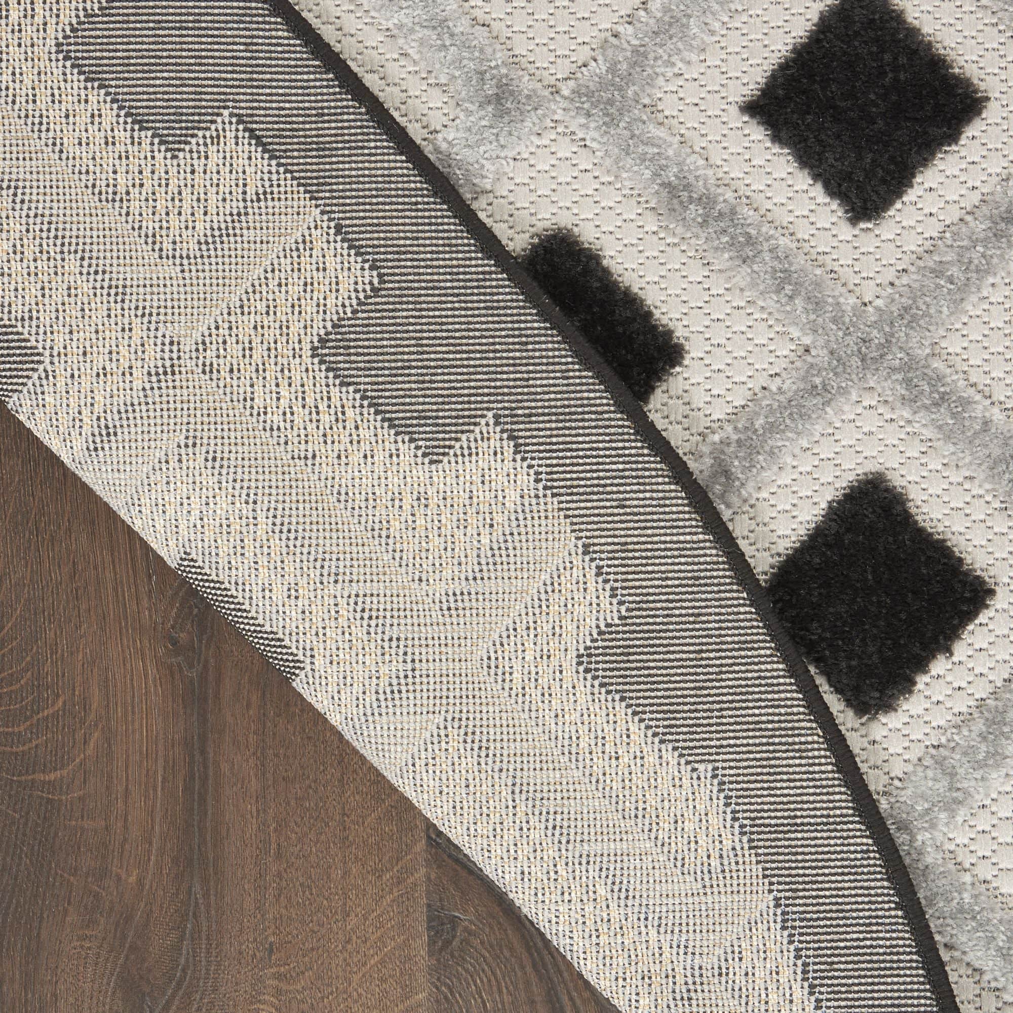 Black White Modern Indoor/Outdoor Concentric Diamond Rug