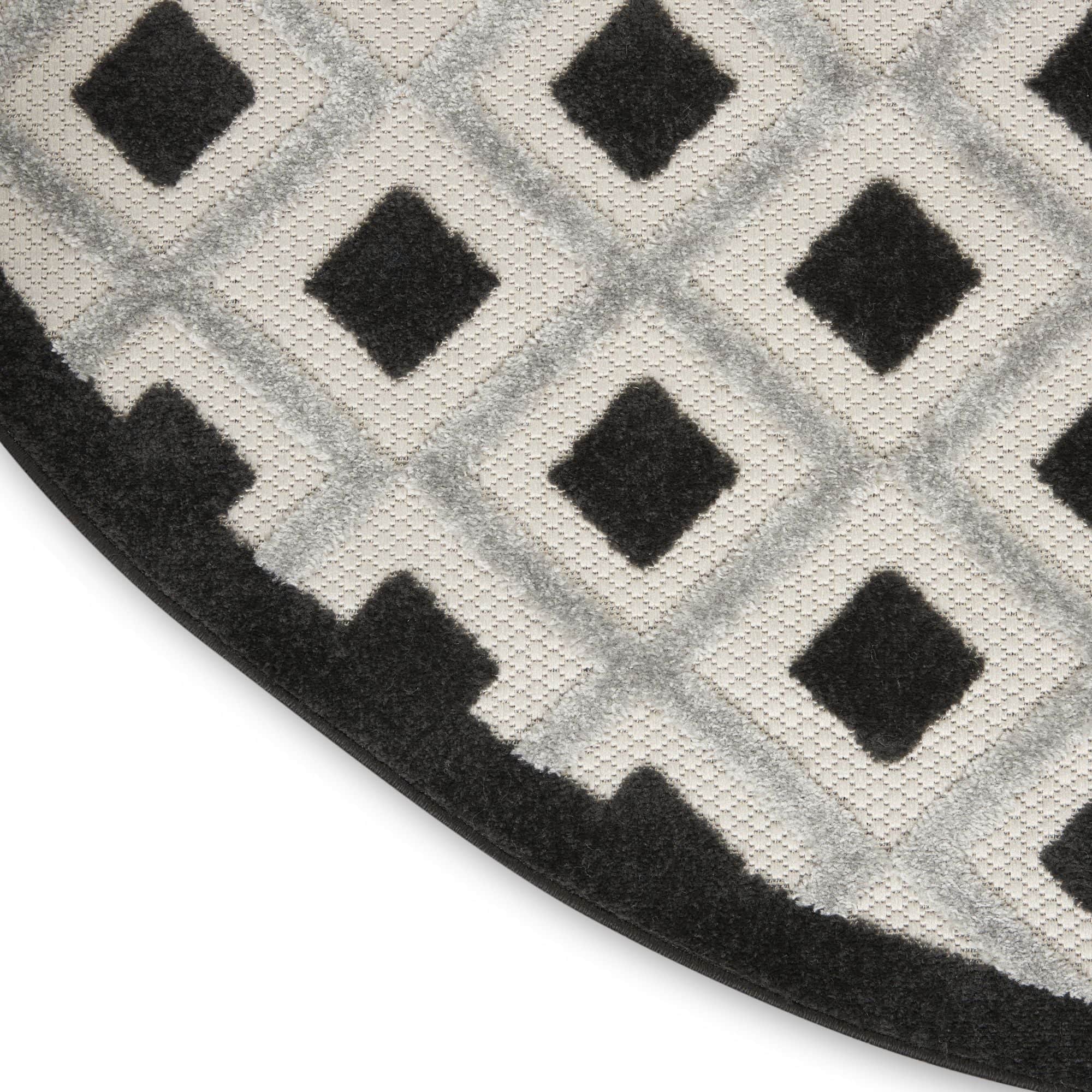Black White Modern Indoor/Outdoor Concentric Diamond Rug