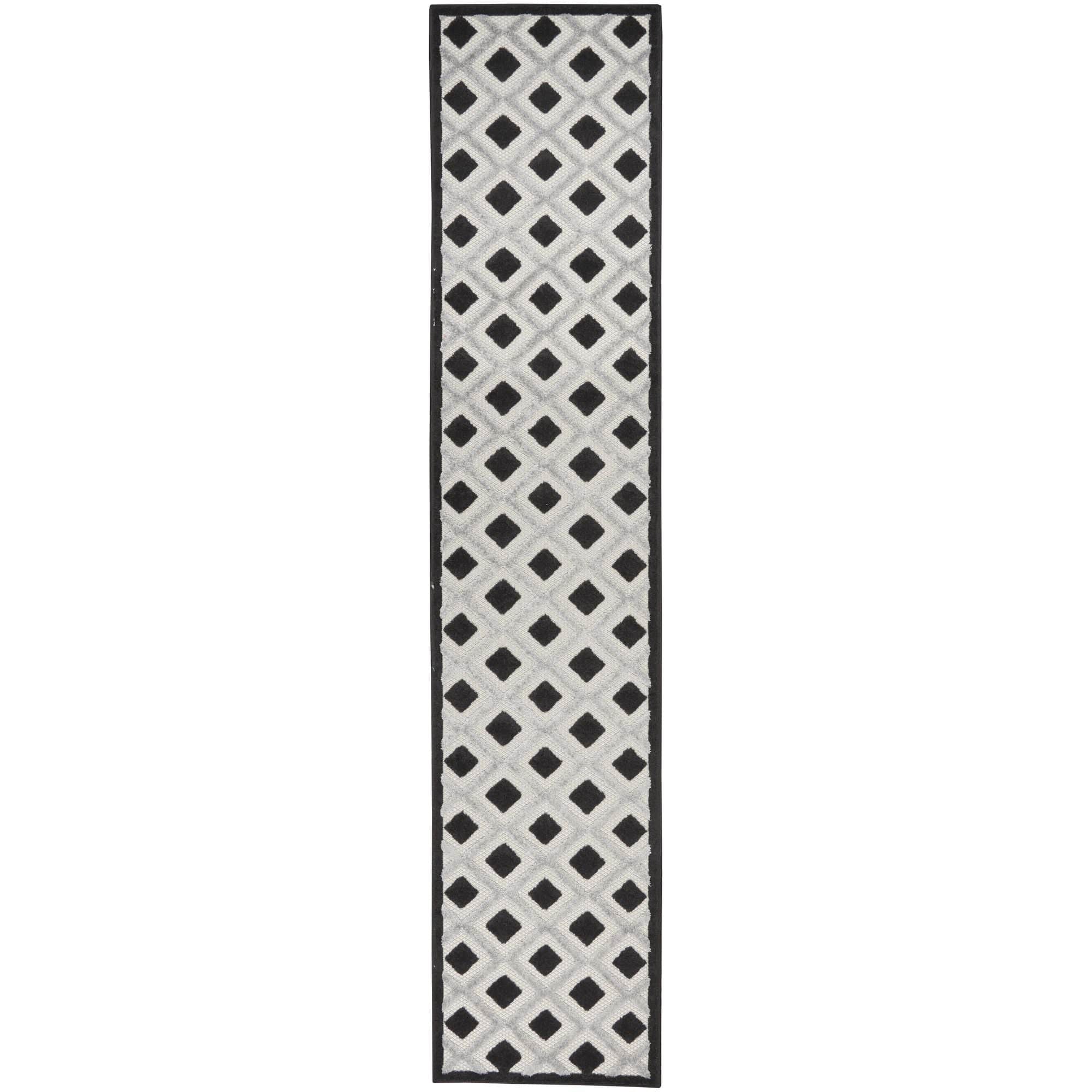 Black White Modern Indoor/Outdoor Concentric Diamond Rug