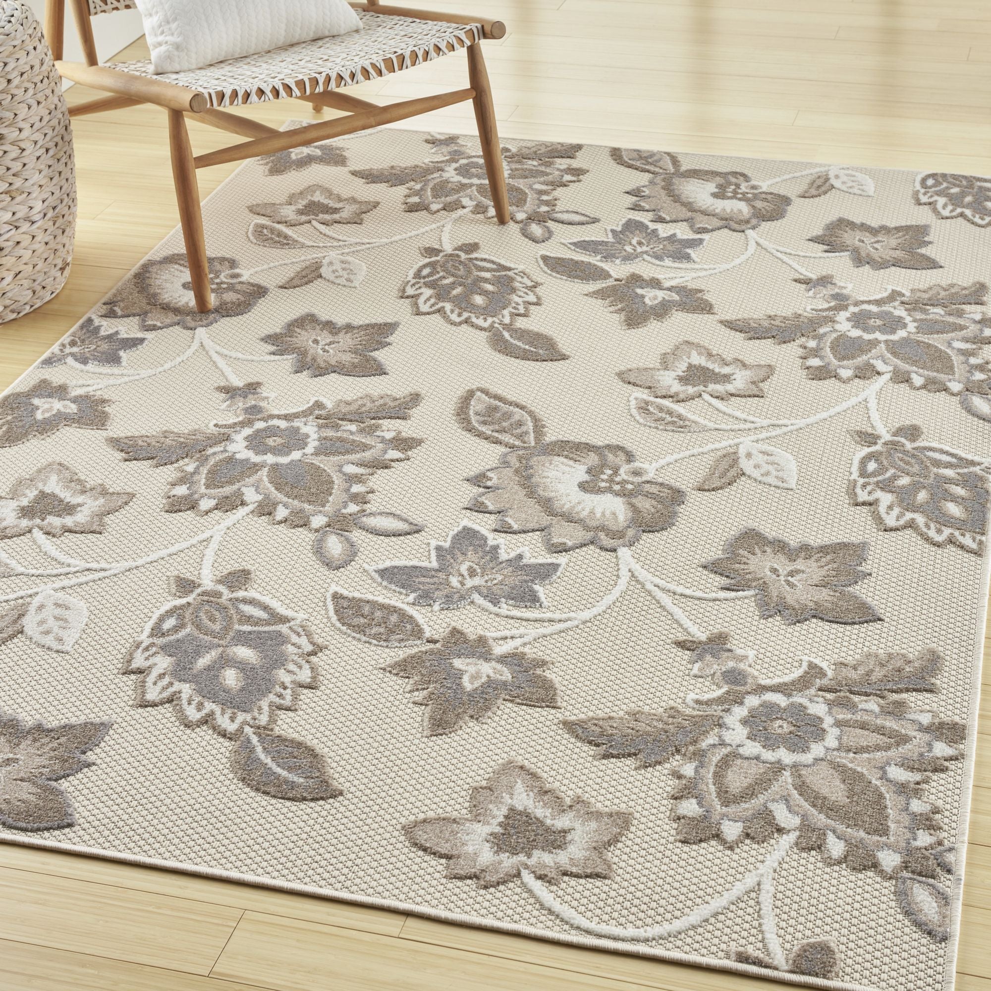 Beige Farmhouse Floral Indoor Outdoor Rug