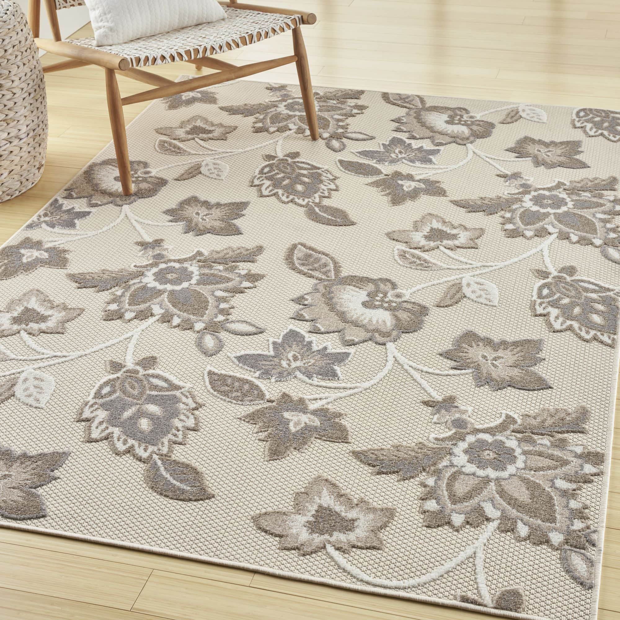 Beige Farmhouse Floral Indoor Outdoor Rug