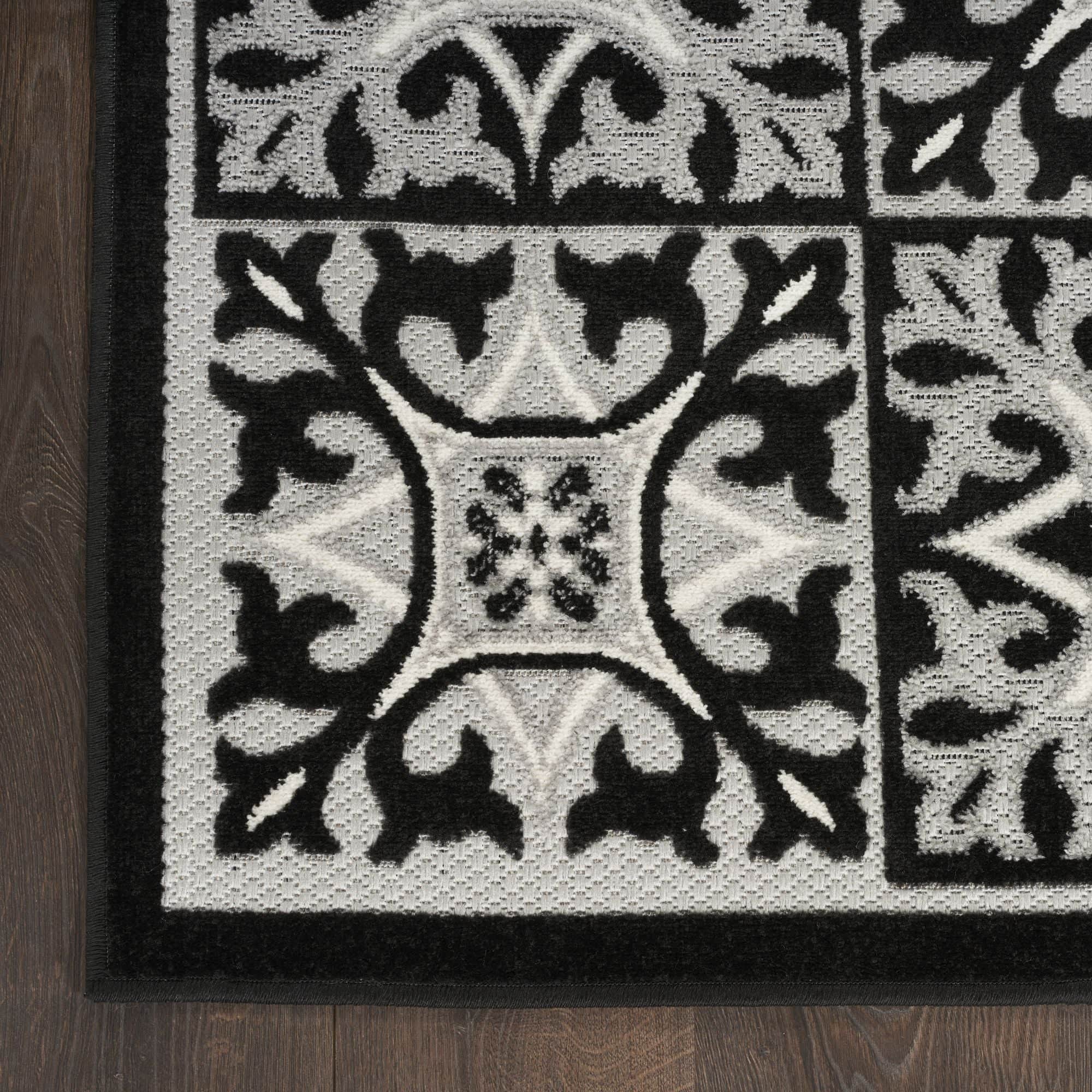 Black White Contemporary Indoor Outdoor Geometric Area Rug