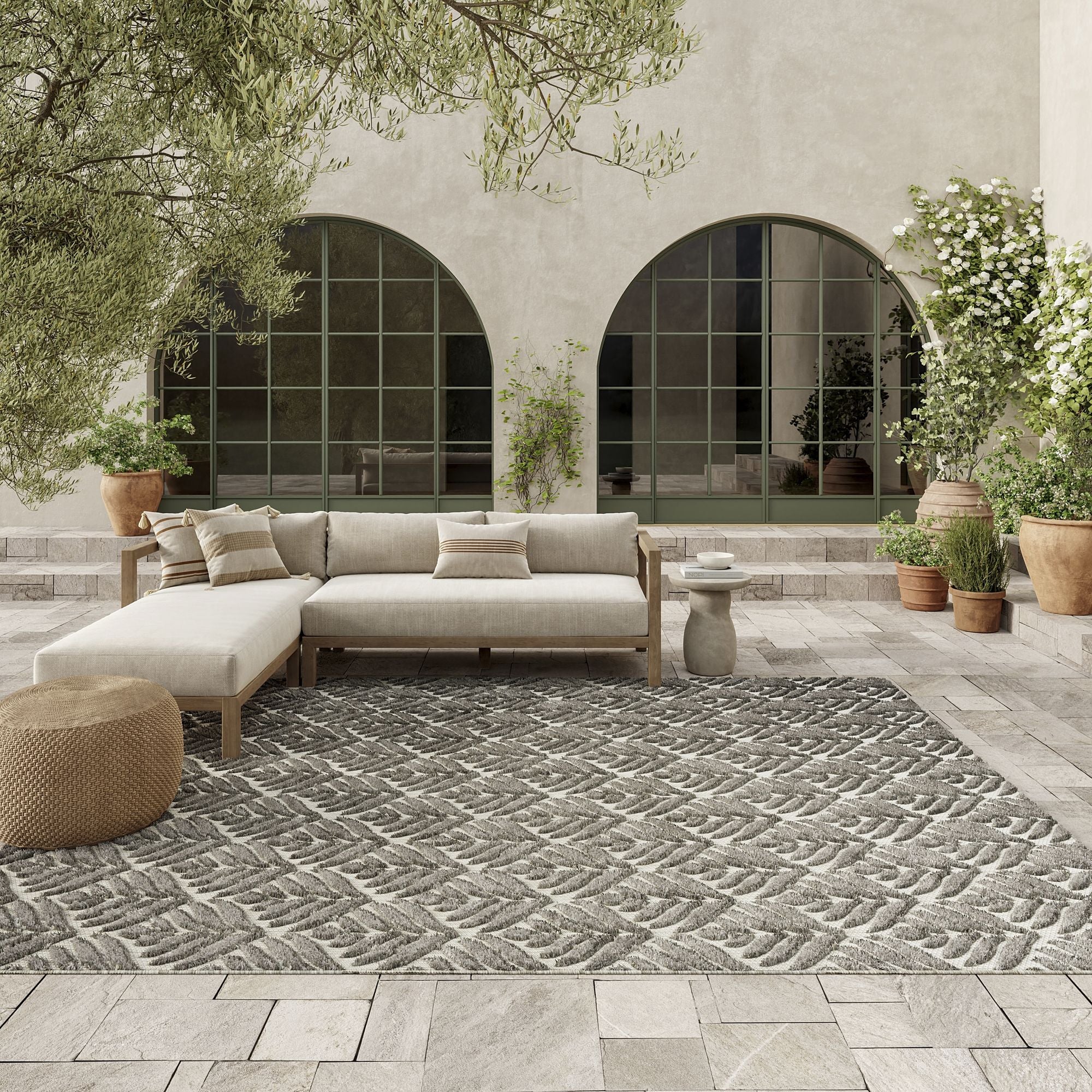 Charcoal Tropical Palm Leaf Indoor-Outdoor Rug