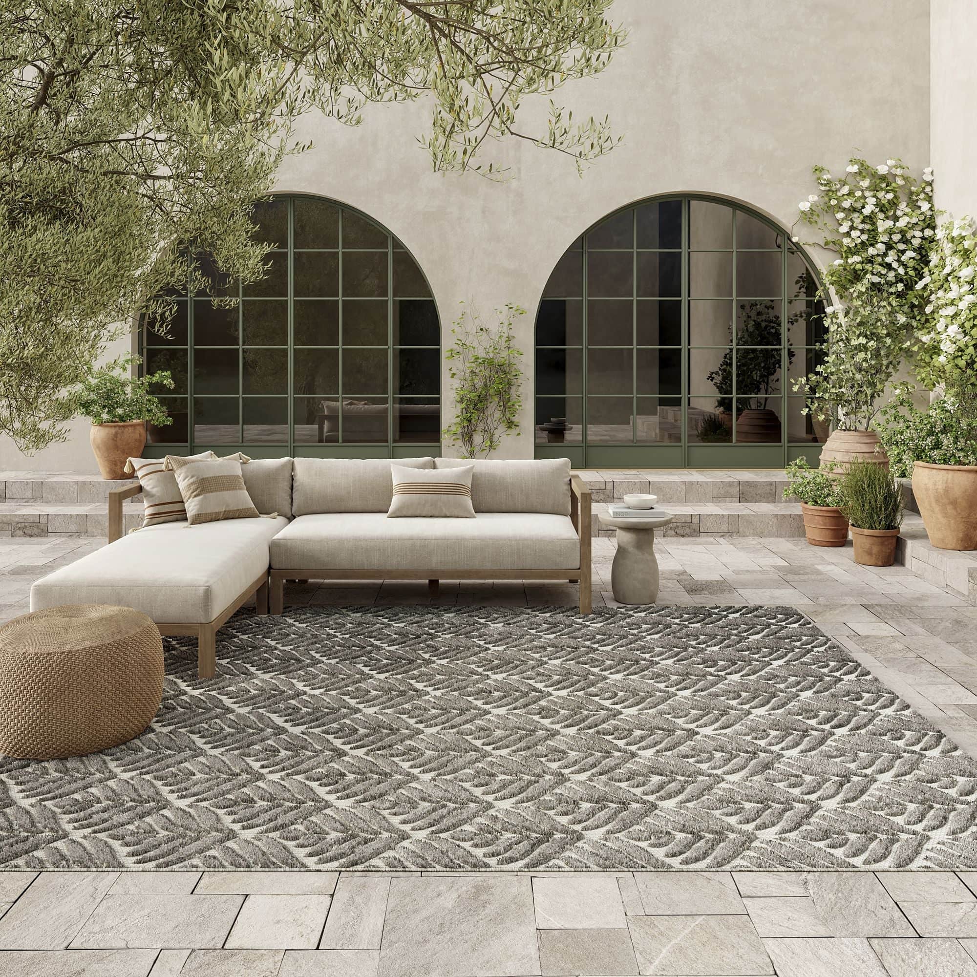 Charcoal Tropical Palm Leaf Indoor-Outdoor Rug