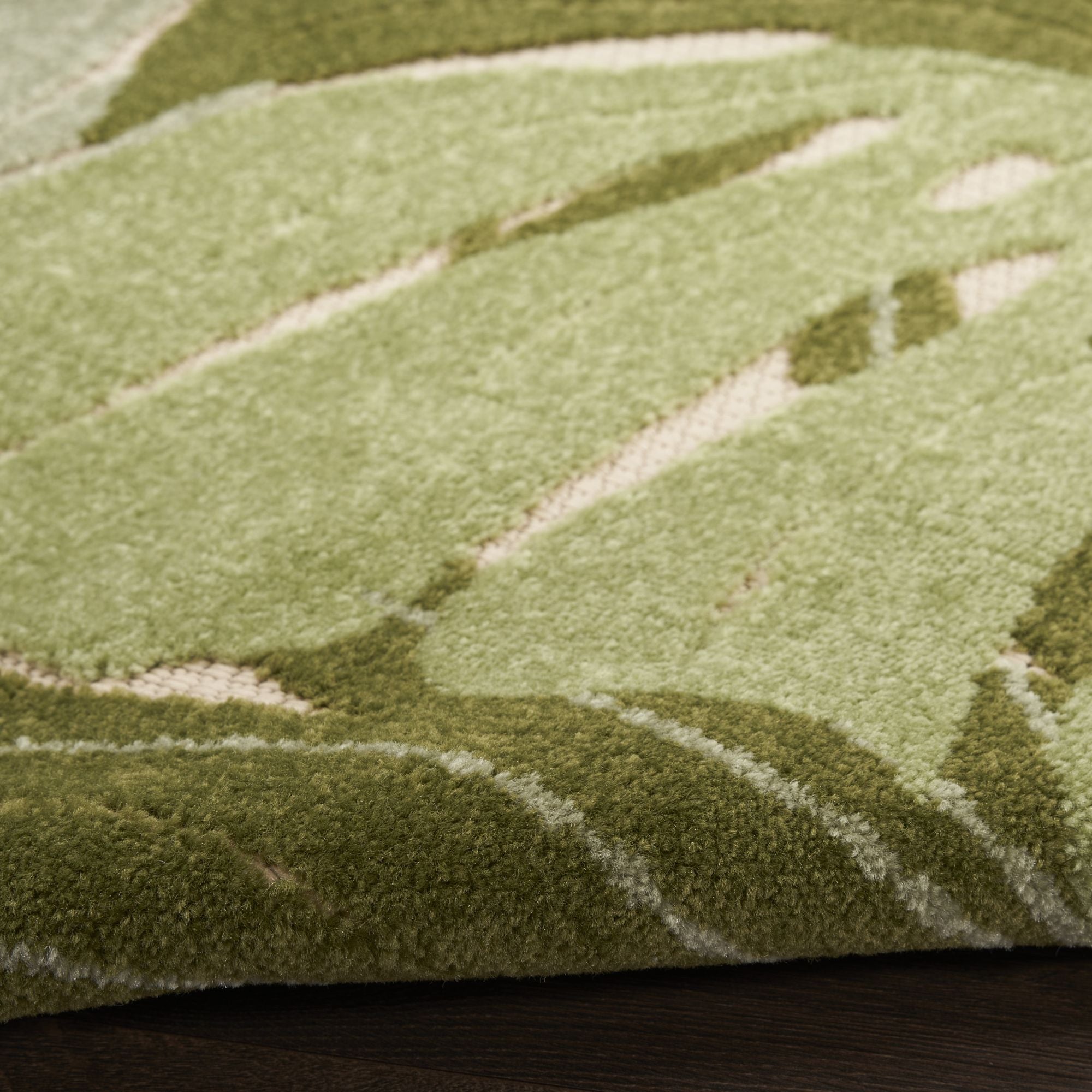 Ivory Green Indoor Outdoor Polypropylene Palm Leaf Rug