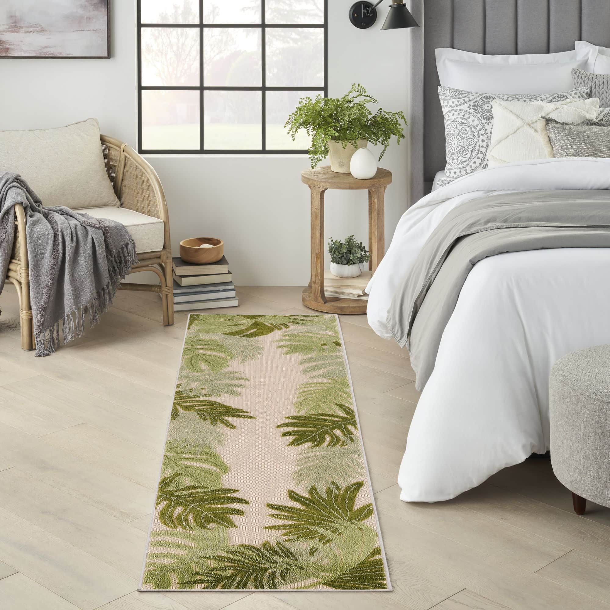 Ivory Green Indoor Outdoor Polypropylene Palm Leaf Rug