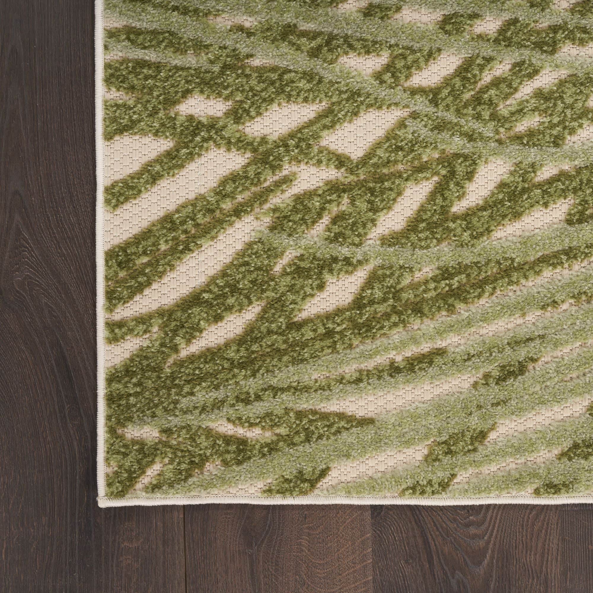 Ivory Green Tropical Leaf Indoor Outdoor Patio Rug