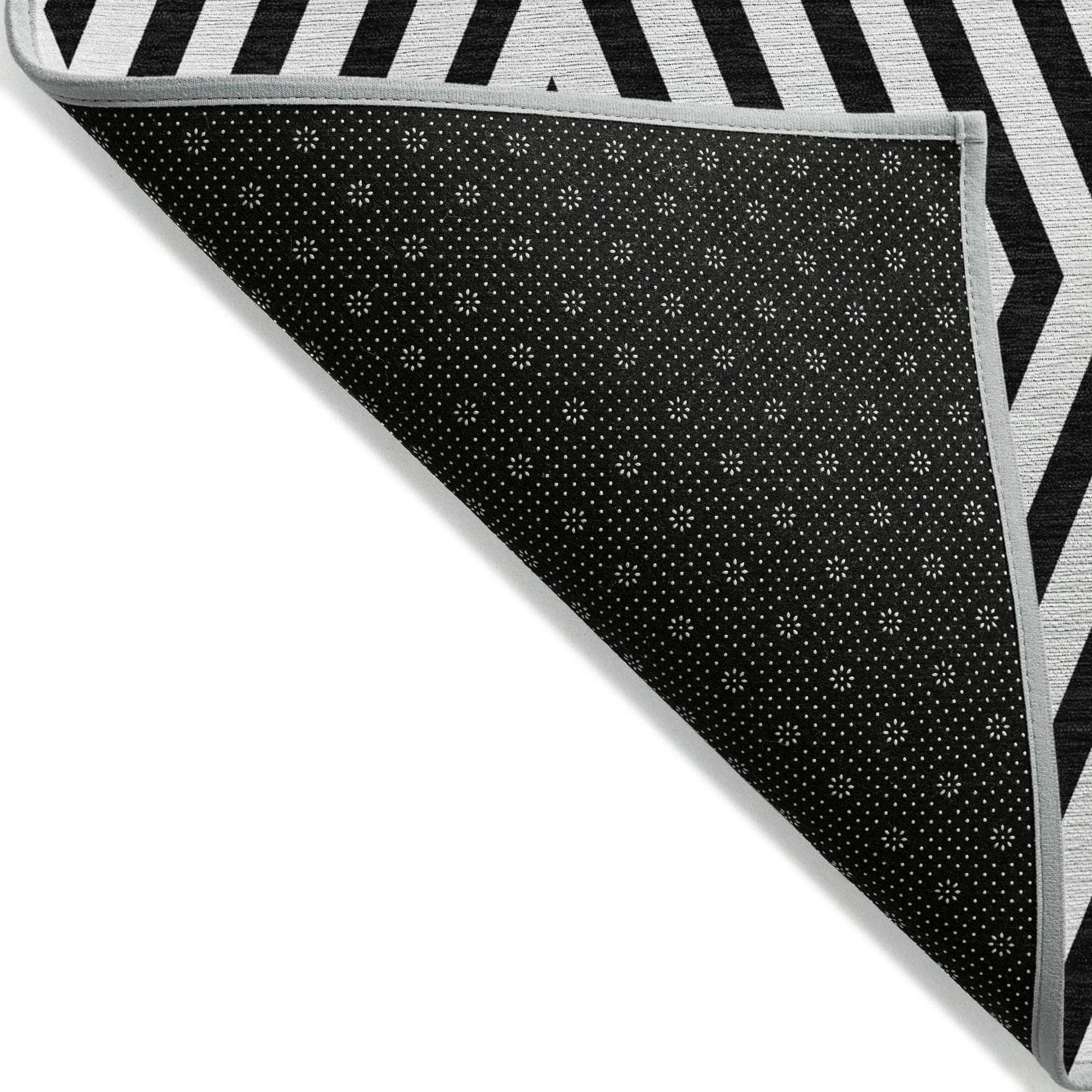 Machine Made ACN550 Black Rugs
