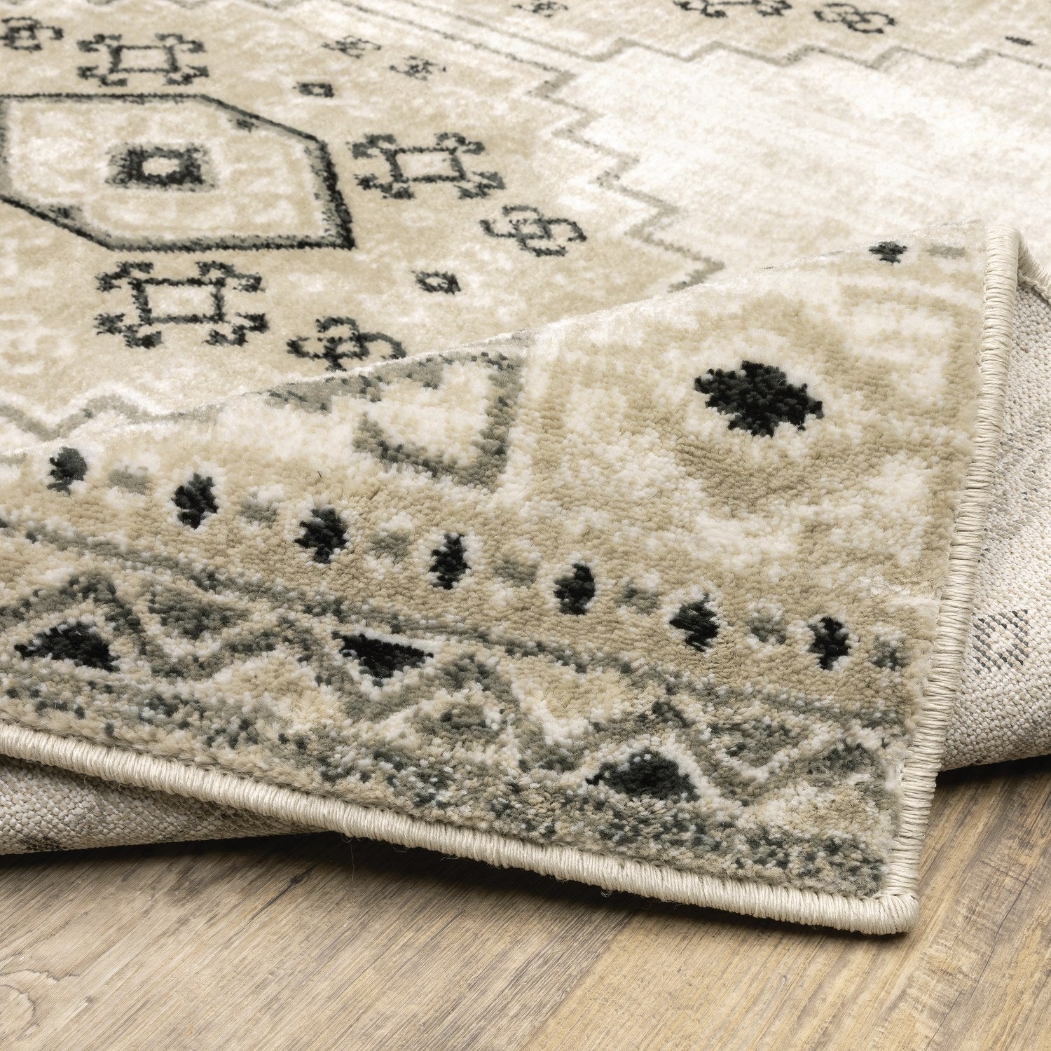 Georgia Tribal Medallion Ivory Grey Farmhouse Rug - Georgia 643A0