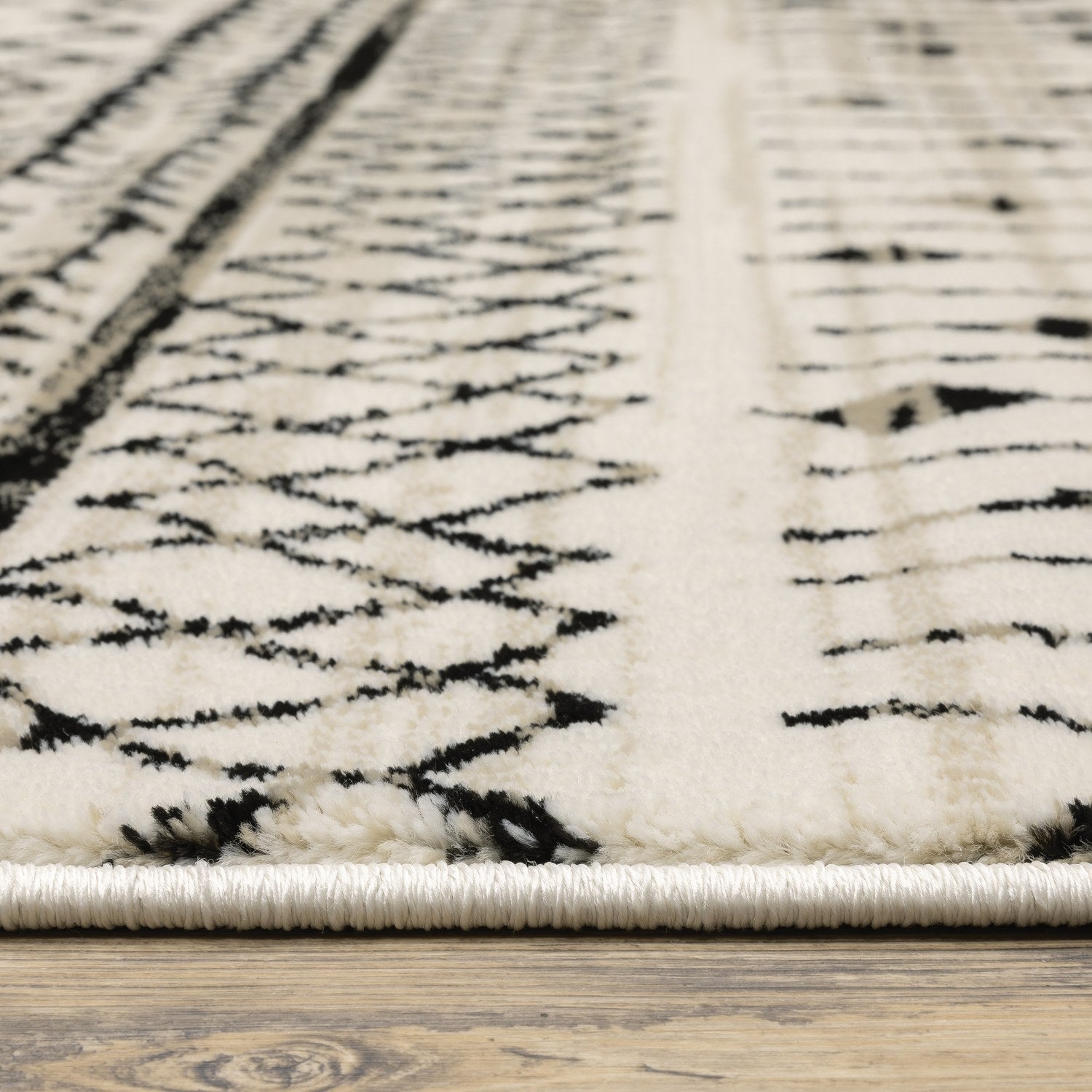 Georgia Moroccan Tribal Ivory Black Farmhouse Rug - Georgia 8826E
