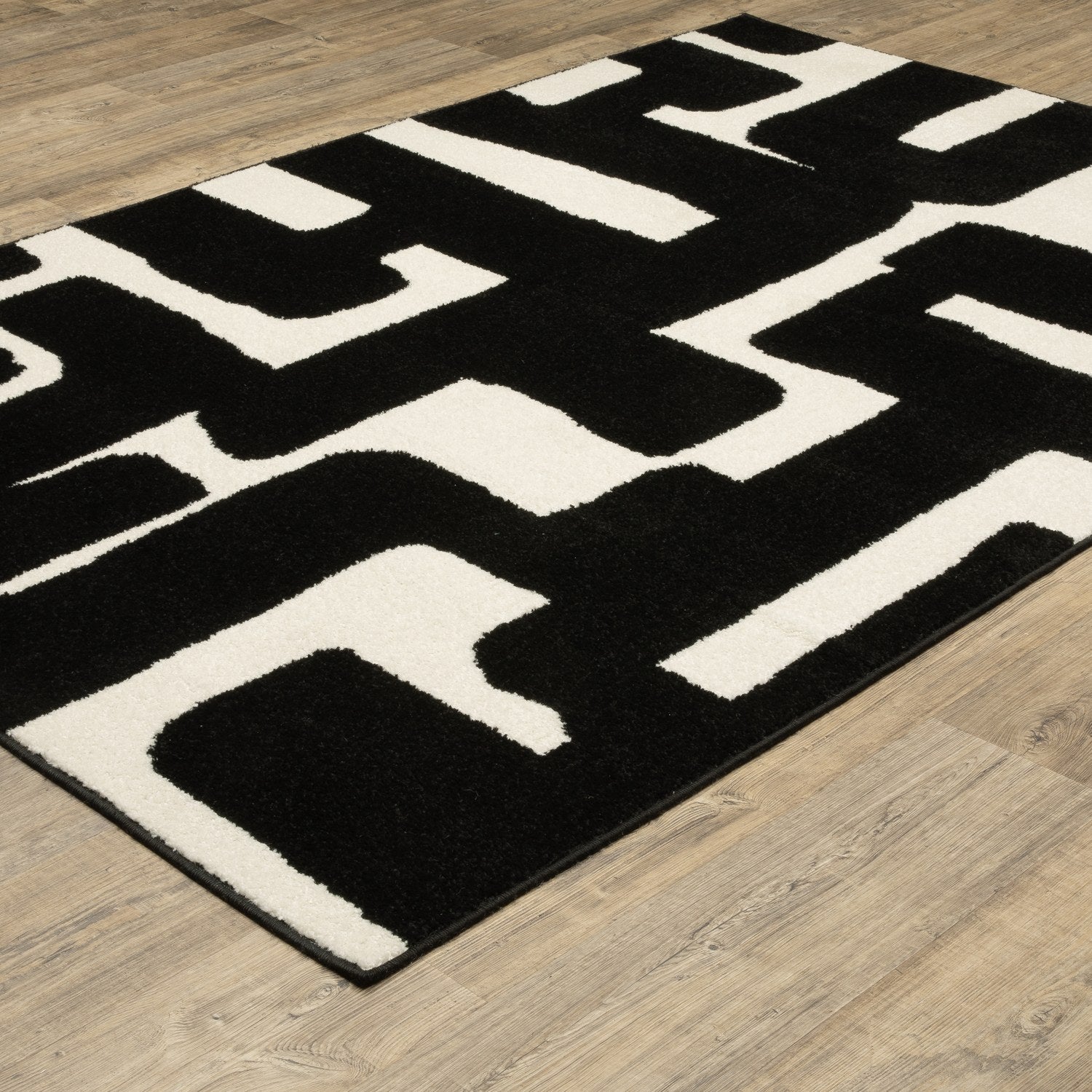 Quinn Maze Black Ivory Textured Frieze Rug - Quinn QUI08