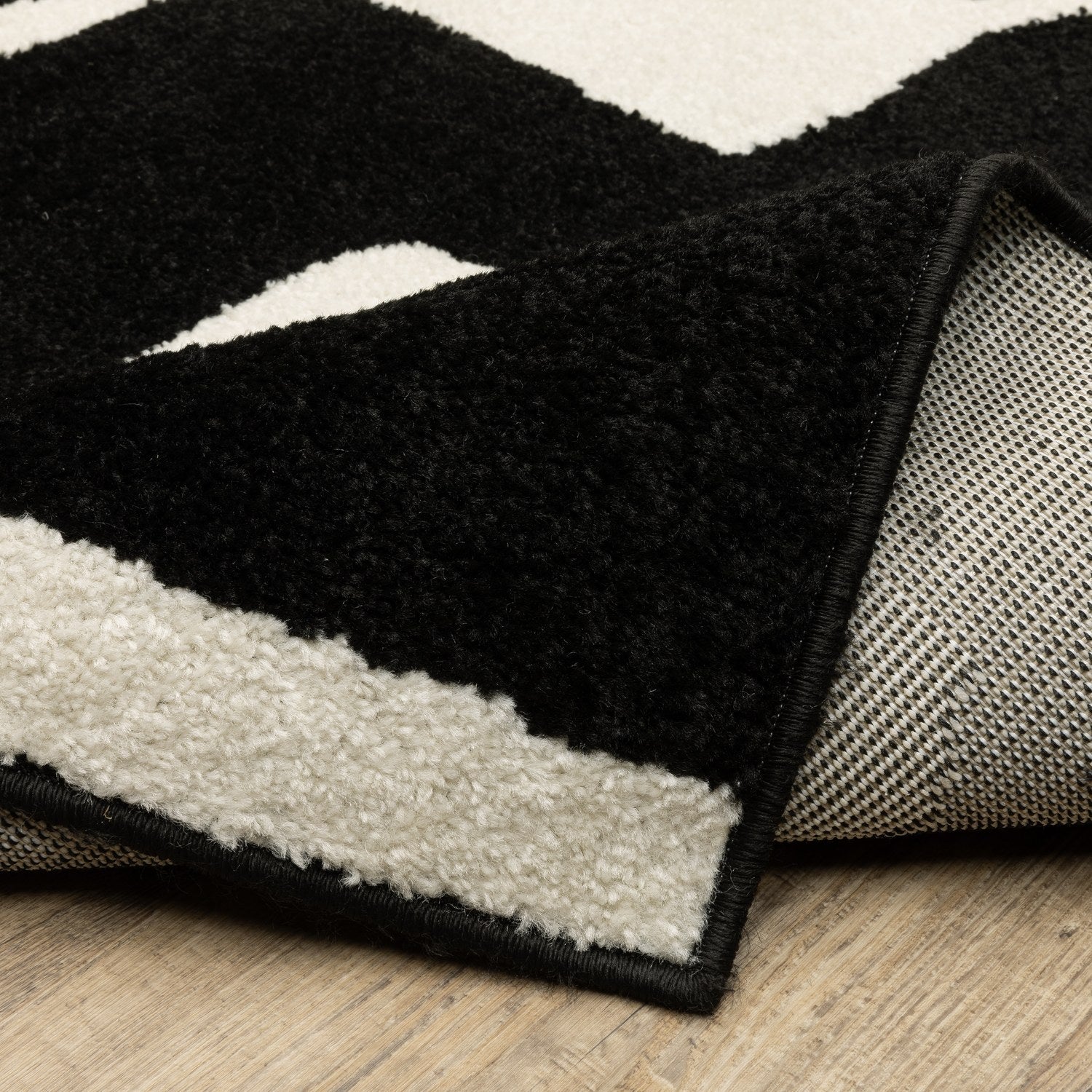 Quinn Maze Black Ivory Textured Frieze Rug - Quinn QUI08