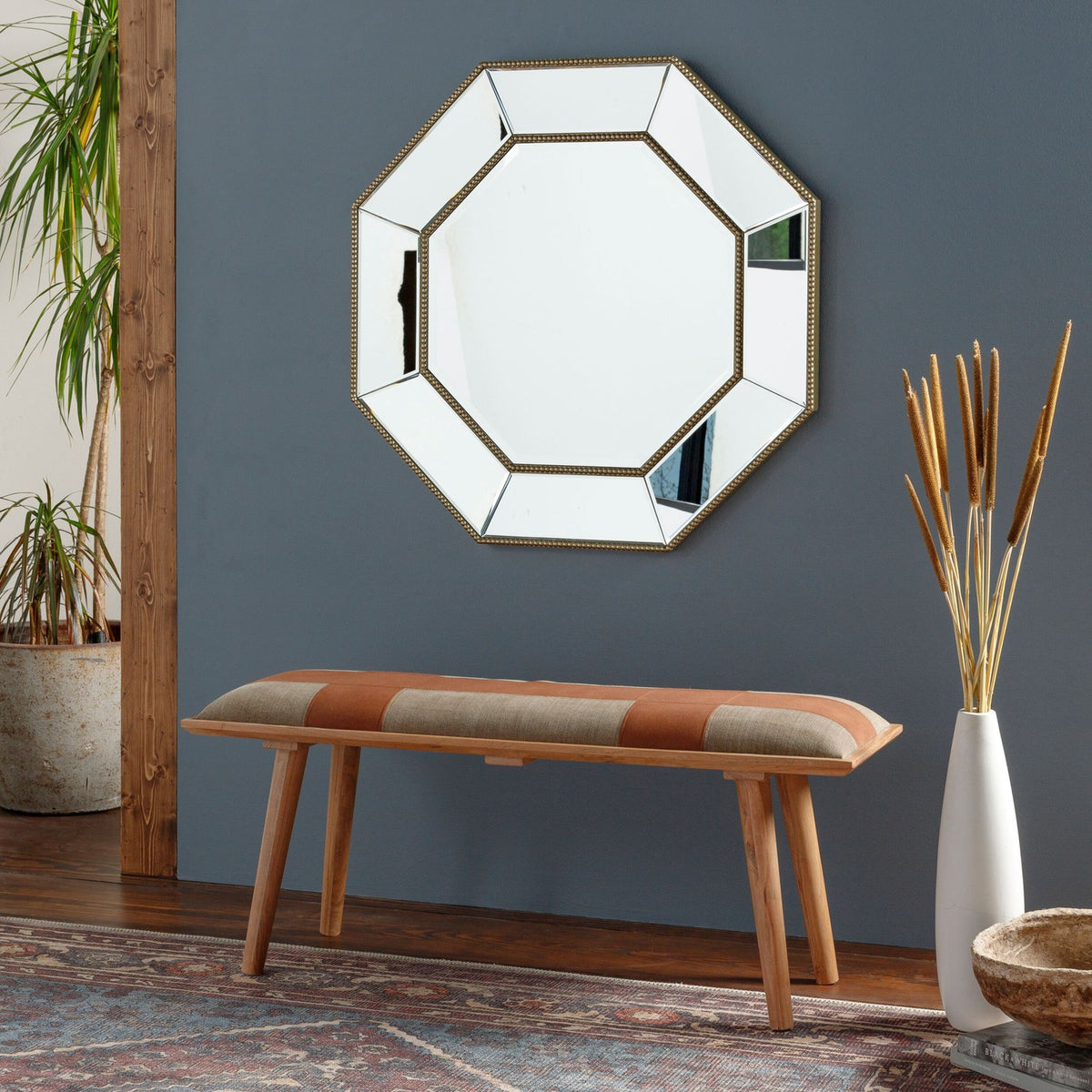 Sacsha Bench - styleshot 201
