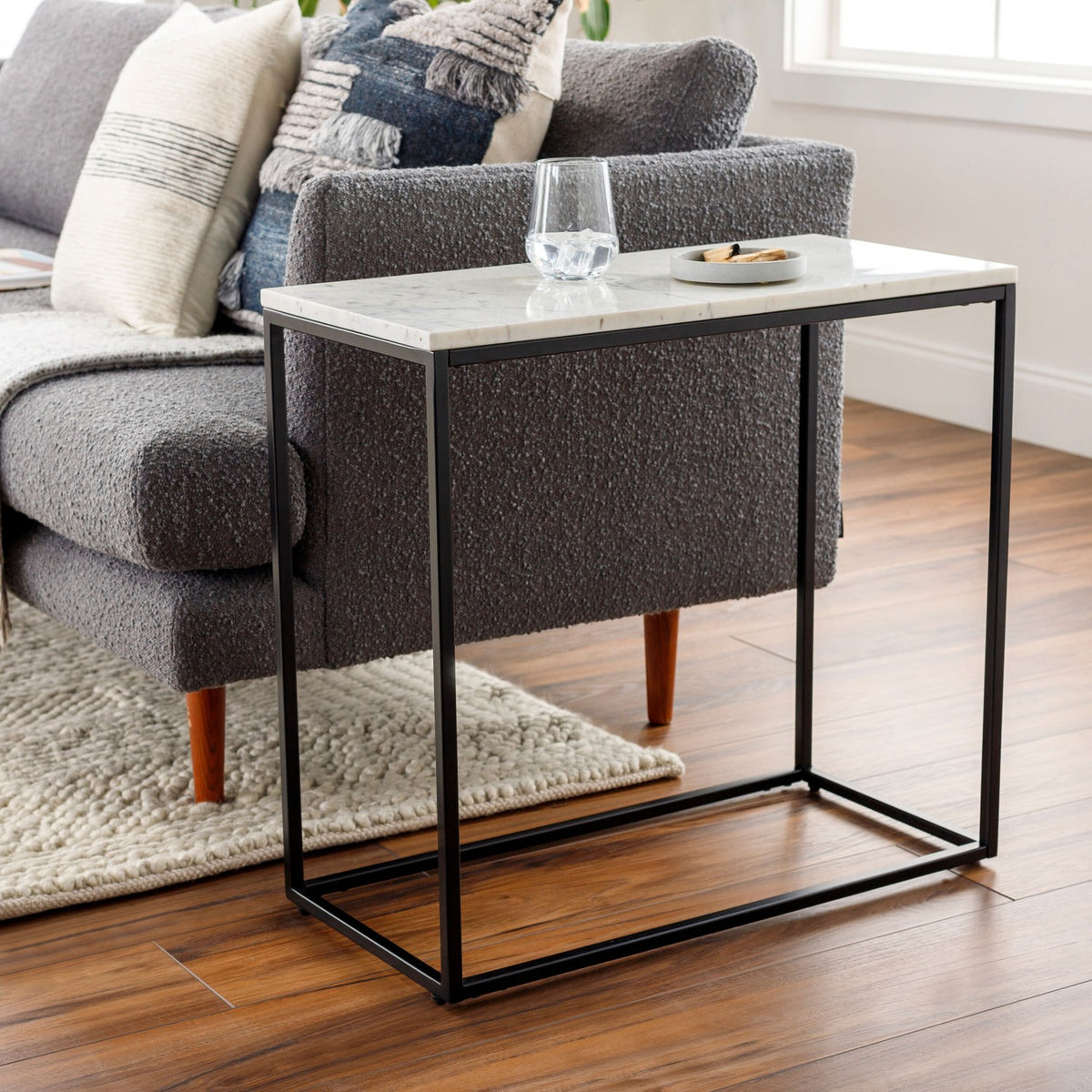 Aryaa End Table - styleshot 201
