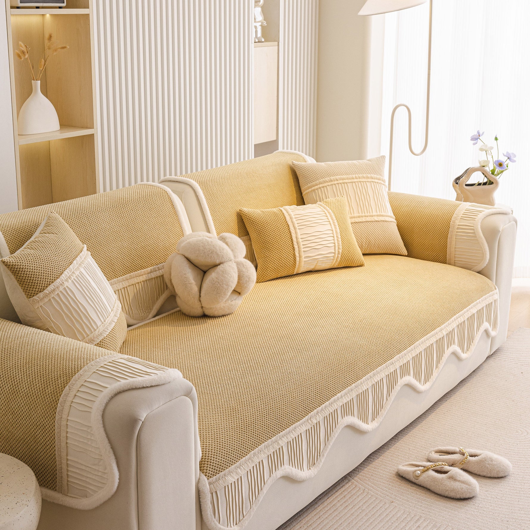 Dog Washable Sofa Protector Cover, Non-Slip Couch Slipcover with Soft Furry Trim