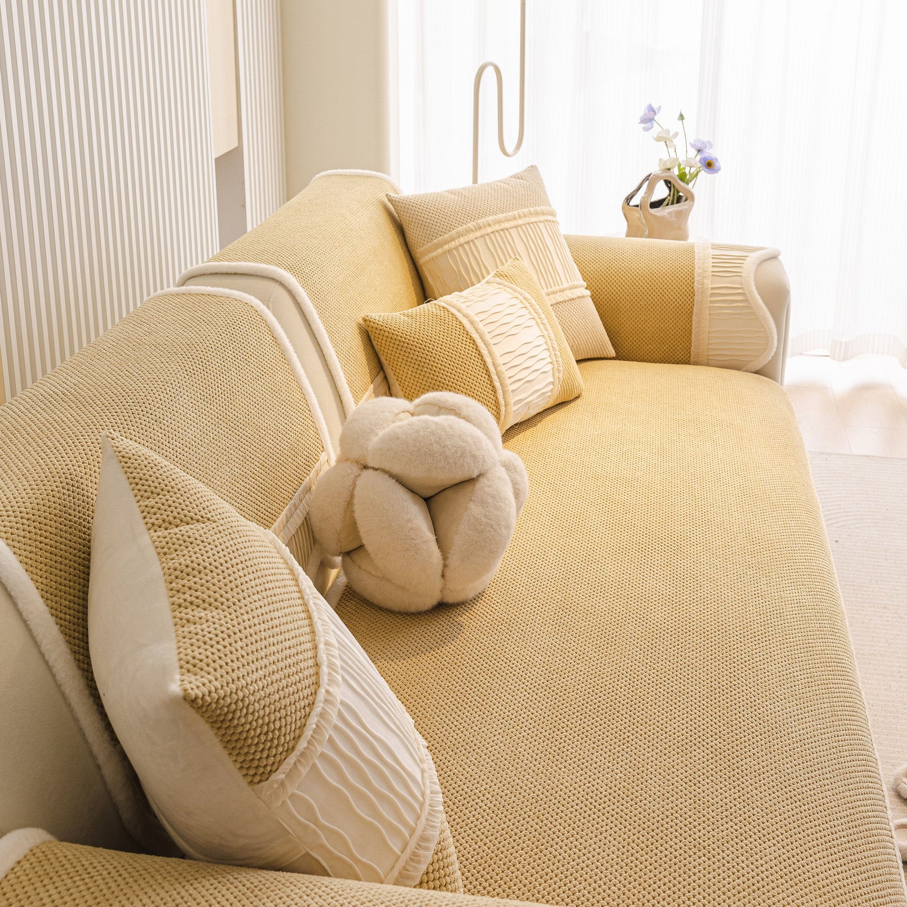 Dog Washable Sofa Protector Cover, Non-Slip Couch Slipcover with Soft Furry Trim