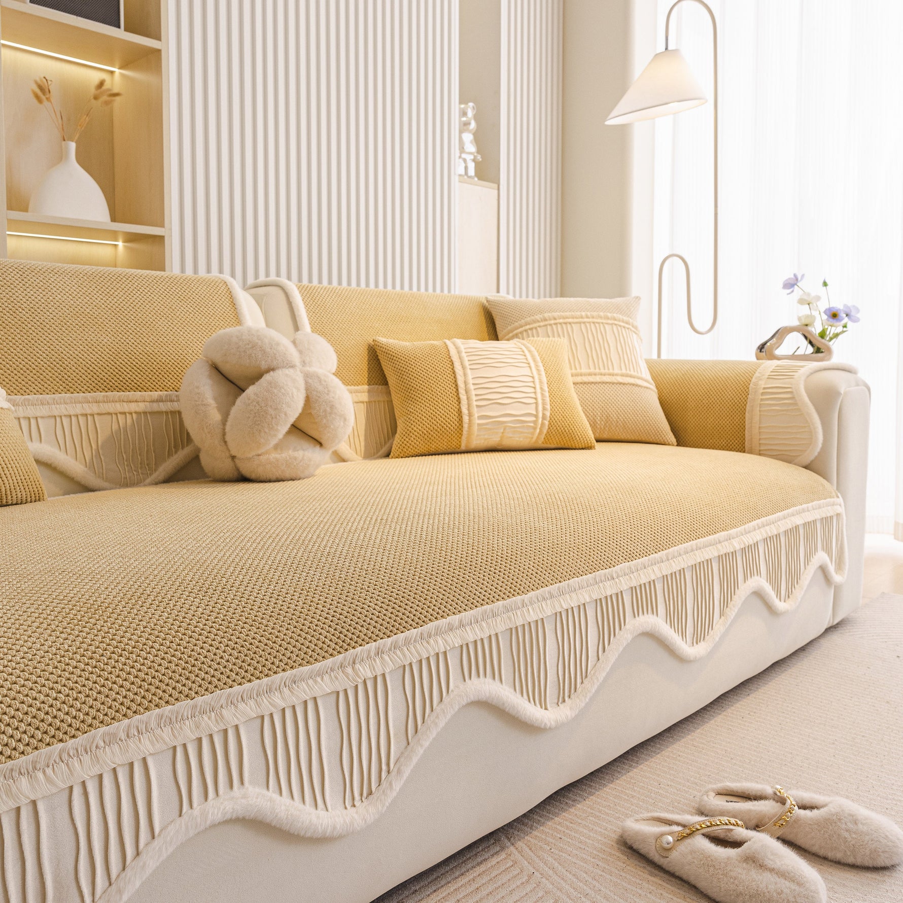 Dog Washable Sofa Protector Cover, Non-Slip Couch Slipcover with Soft Furry Trim