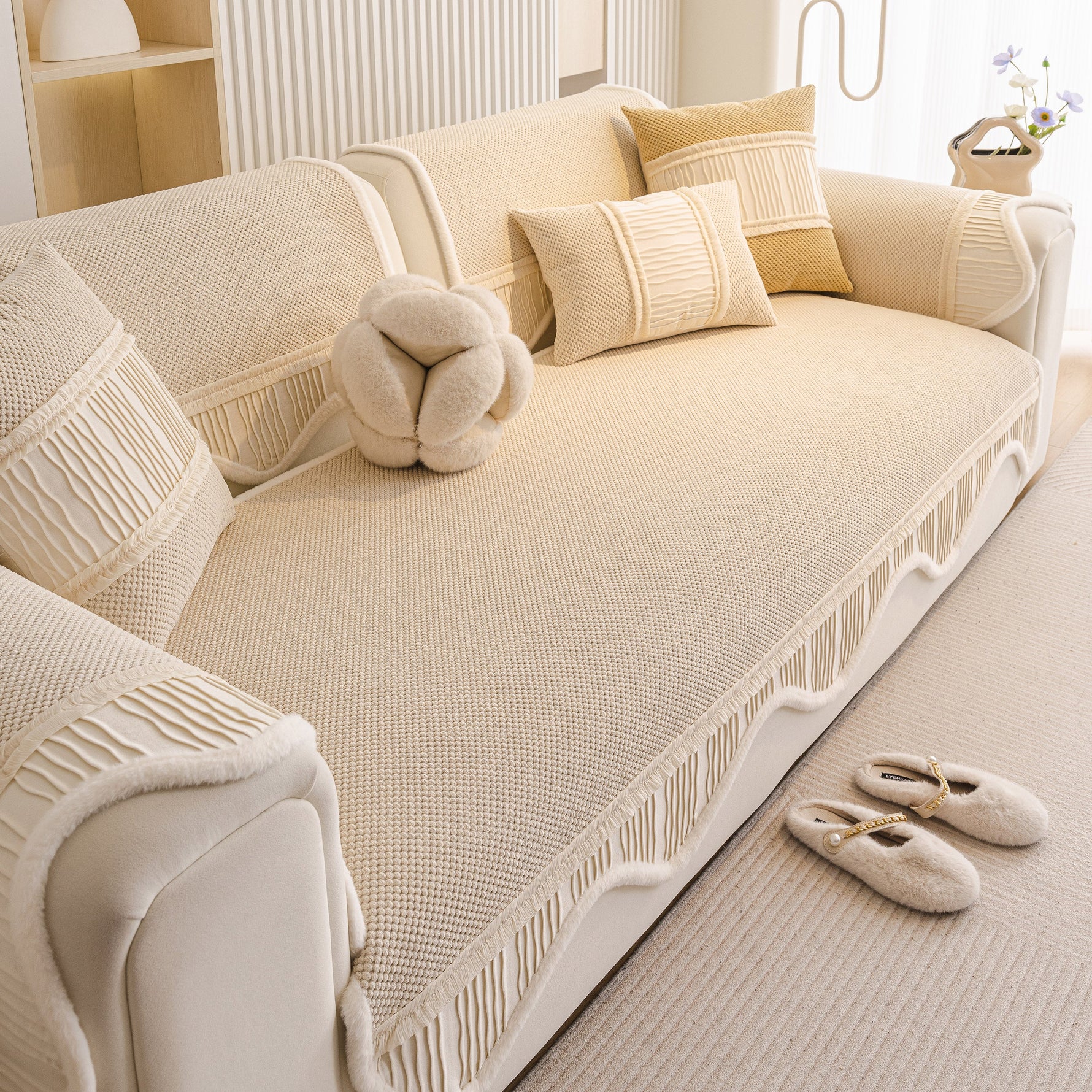 Dog Washable Sofa Protector Cover, Non-Slip Couch Slipcover with Soft Furry Trim