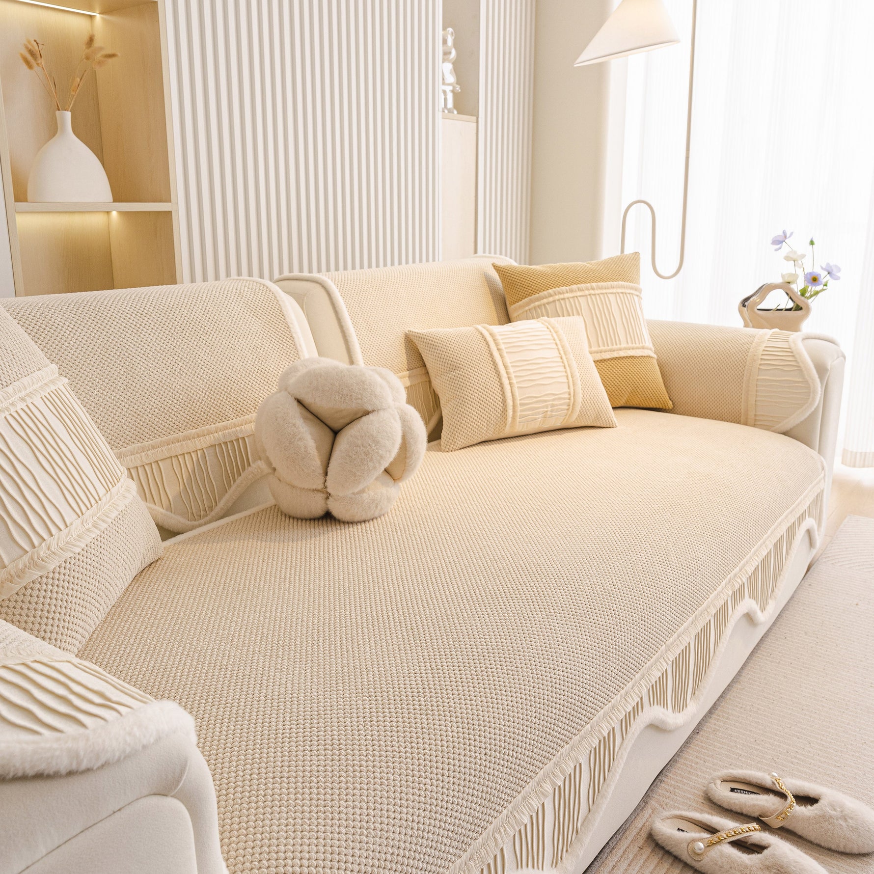 Dog Washable Sofa Protector Cover, Non-Slip Couch Slipcover with Soft Furry Trim