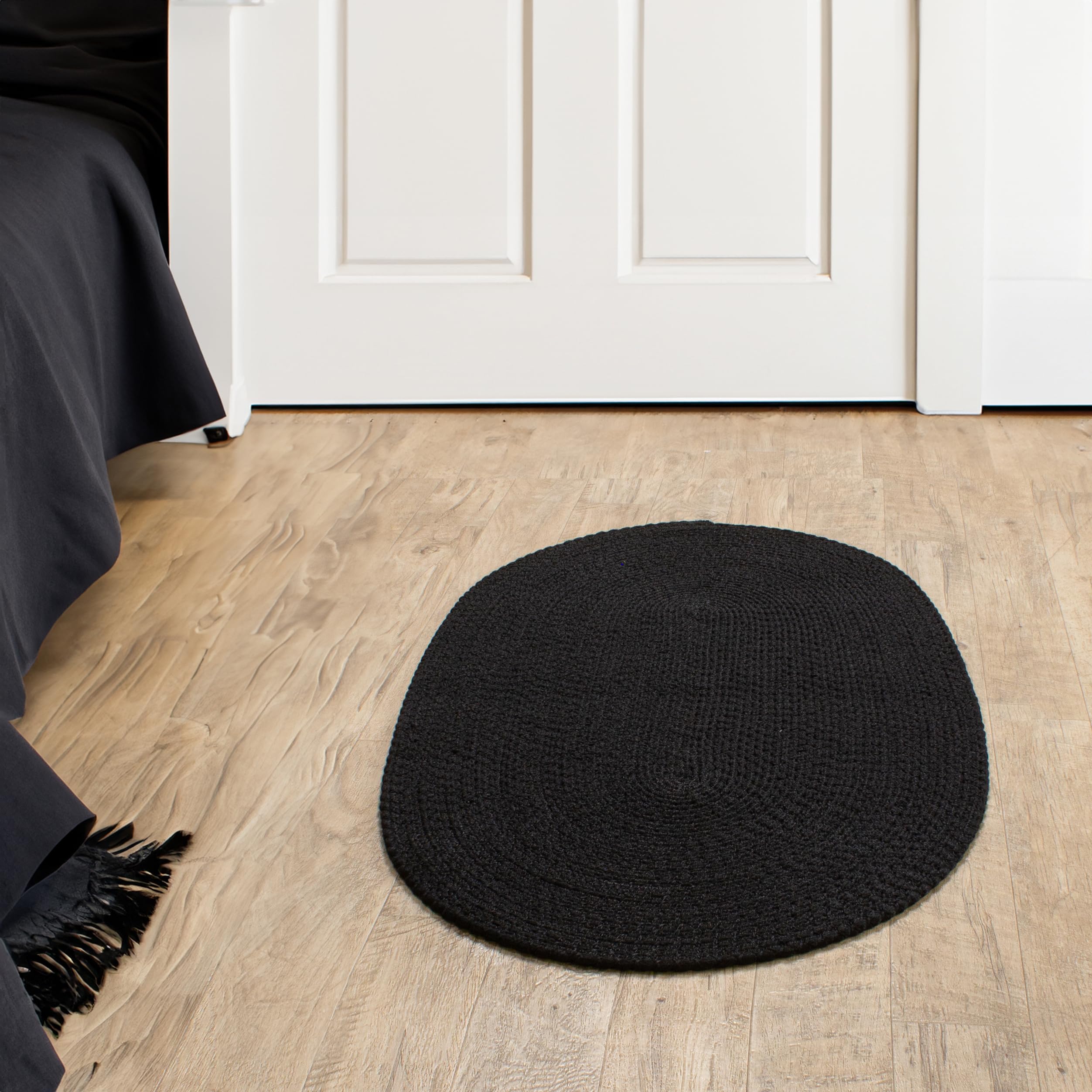 Black Braided Rug - Reversible Solid Constrution - Indoor Outdoor