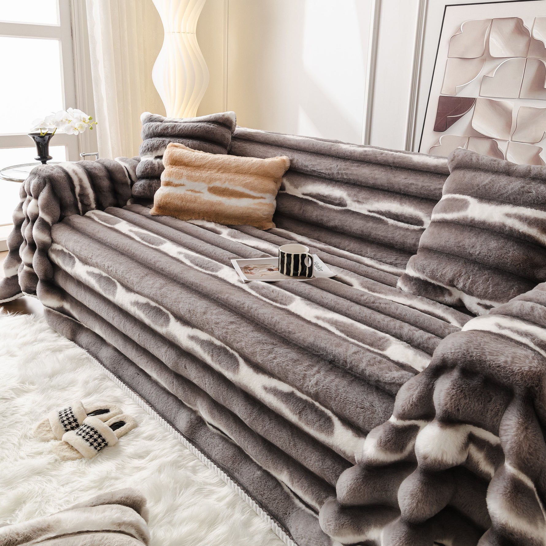 Ultra Soft Faux Fur Couch Cover – Large, Fluffy, and Elegant Sofa Throw Blanket