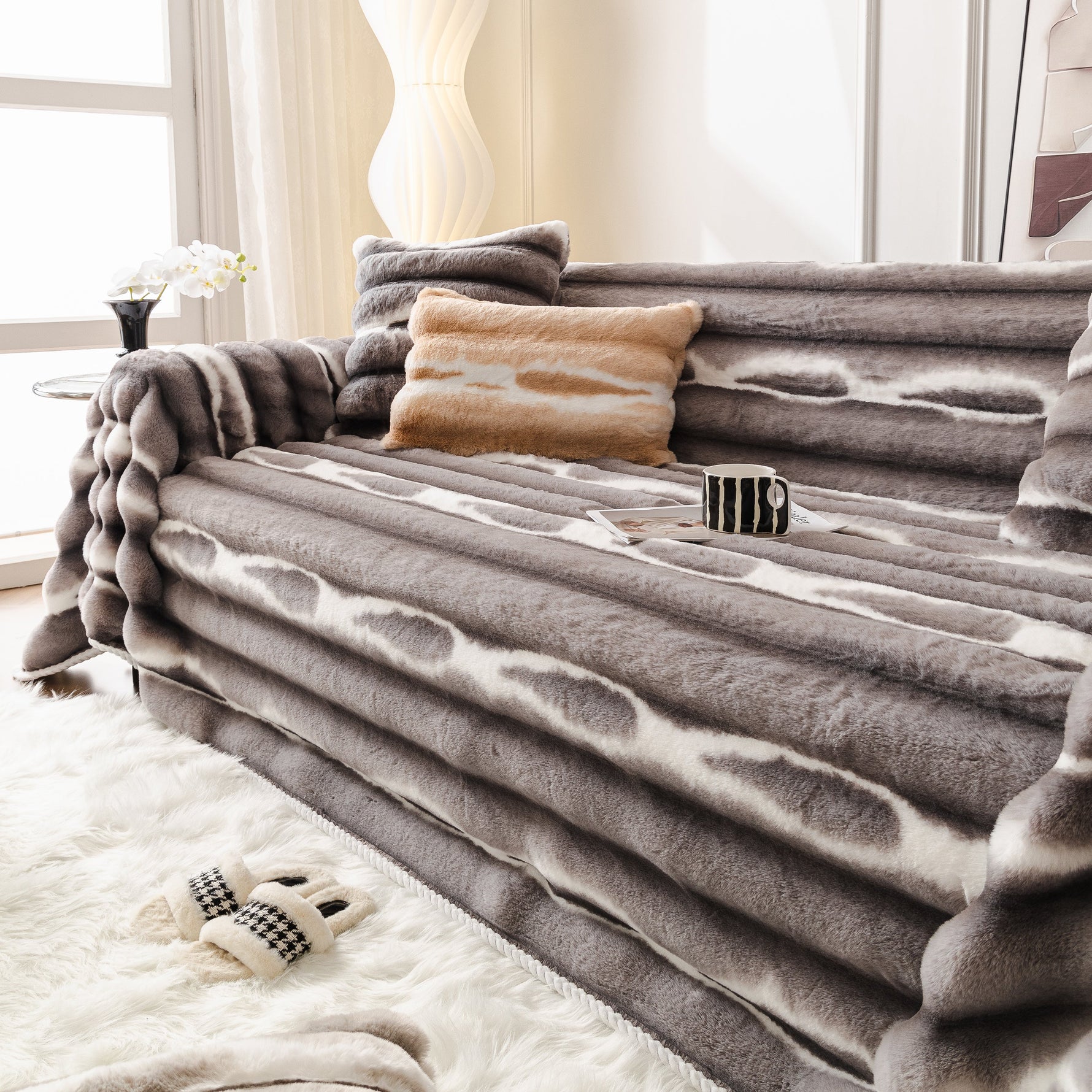 Ultra Soft Faux Fur Couch Cover – Large, Fluffy, and Elegant Sofa Throw Blanket